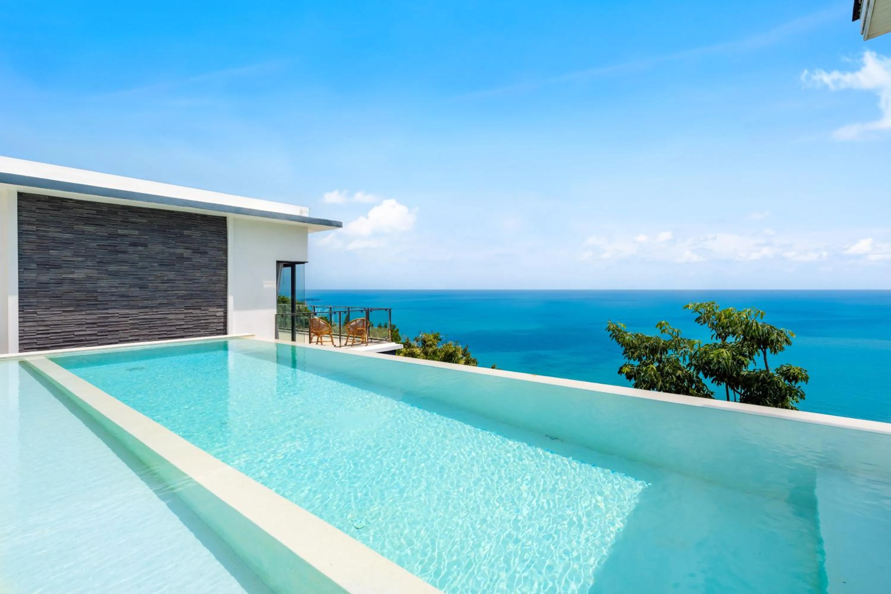 Swimming pool in Karpe Diem Villa - Twin Infinity Pools