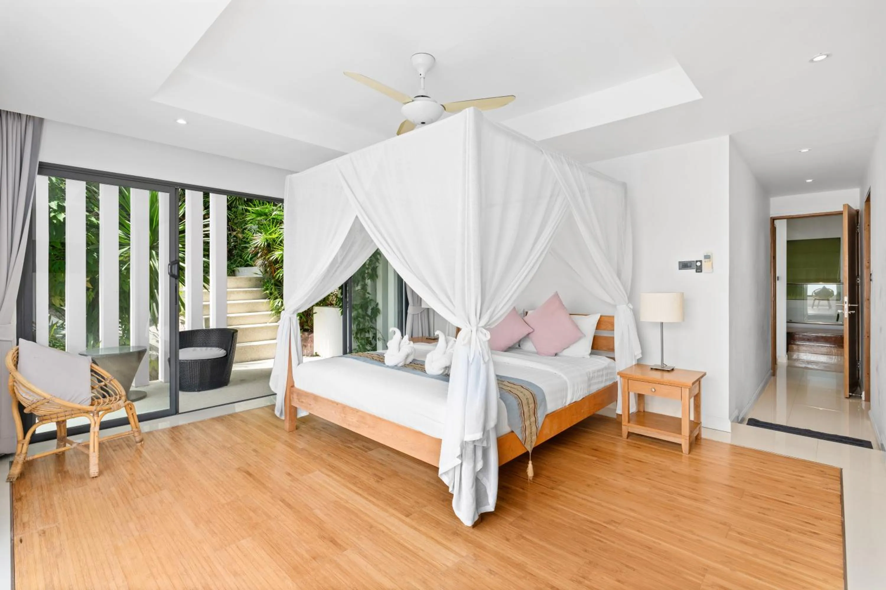 Bed in Karpe Diem Villa - Twin Infinity Pools