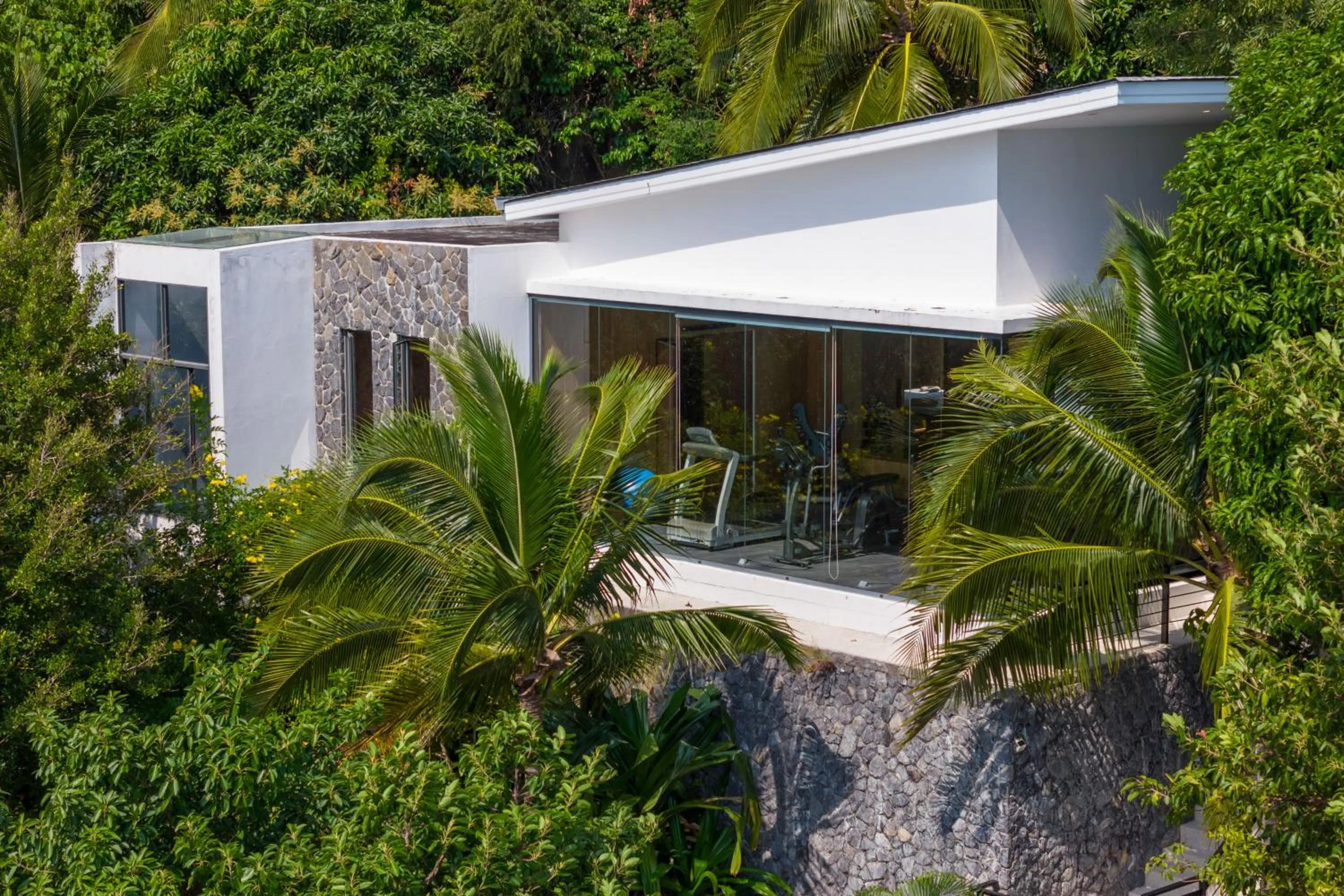 Fitness centre/facilities in Karpe Diem Villa - Twin Infinity Pools