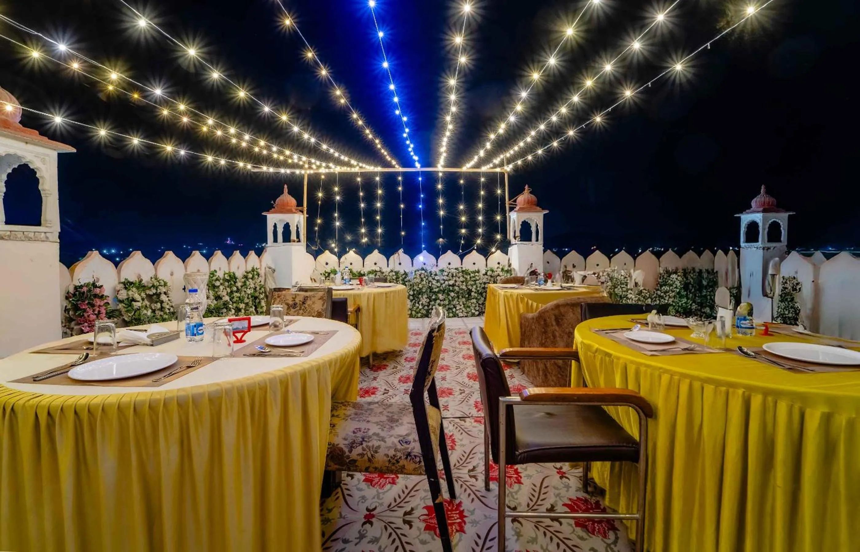 Restaurant/places to eat in Hotel Royal Paradise