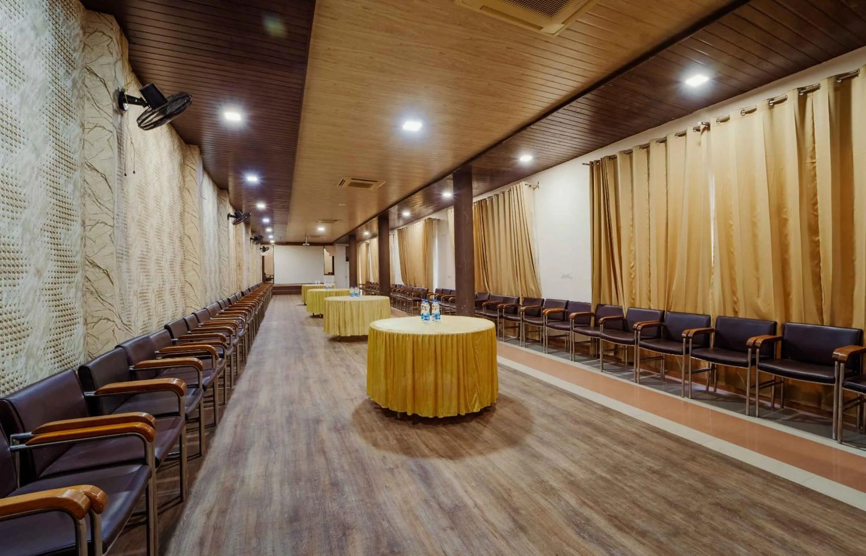 Seating area in Hotel Royal Paradise