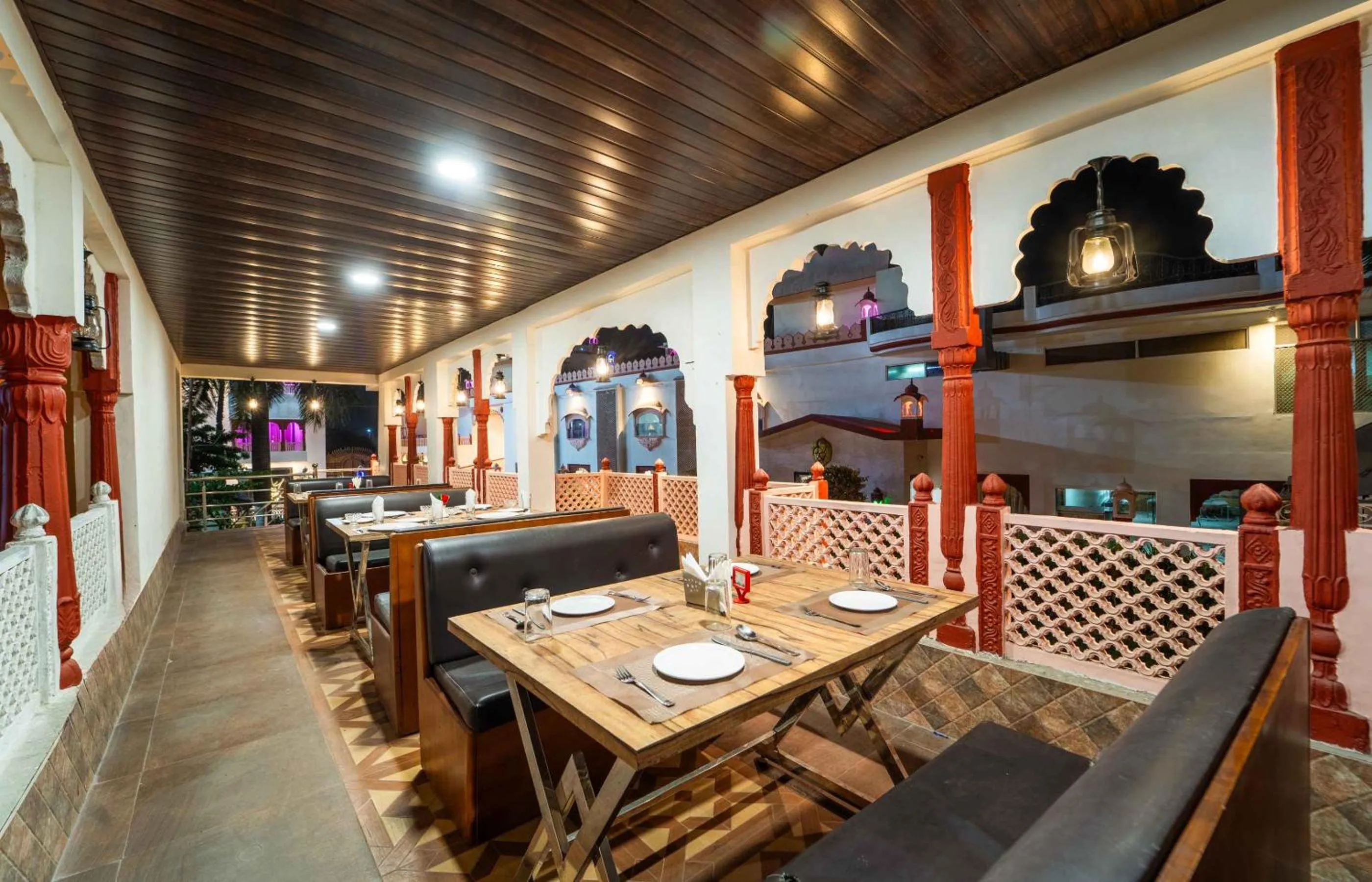 Restaurant/places to eat in Hotel Royal Paradise