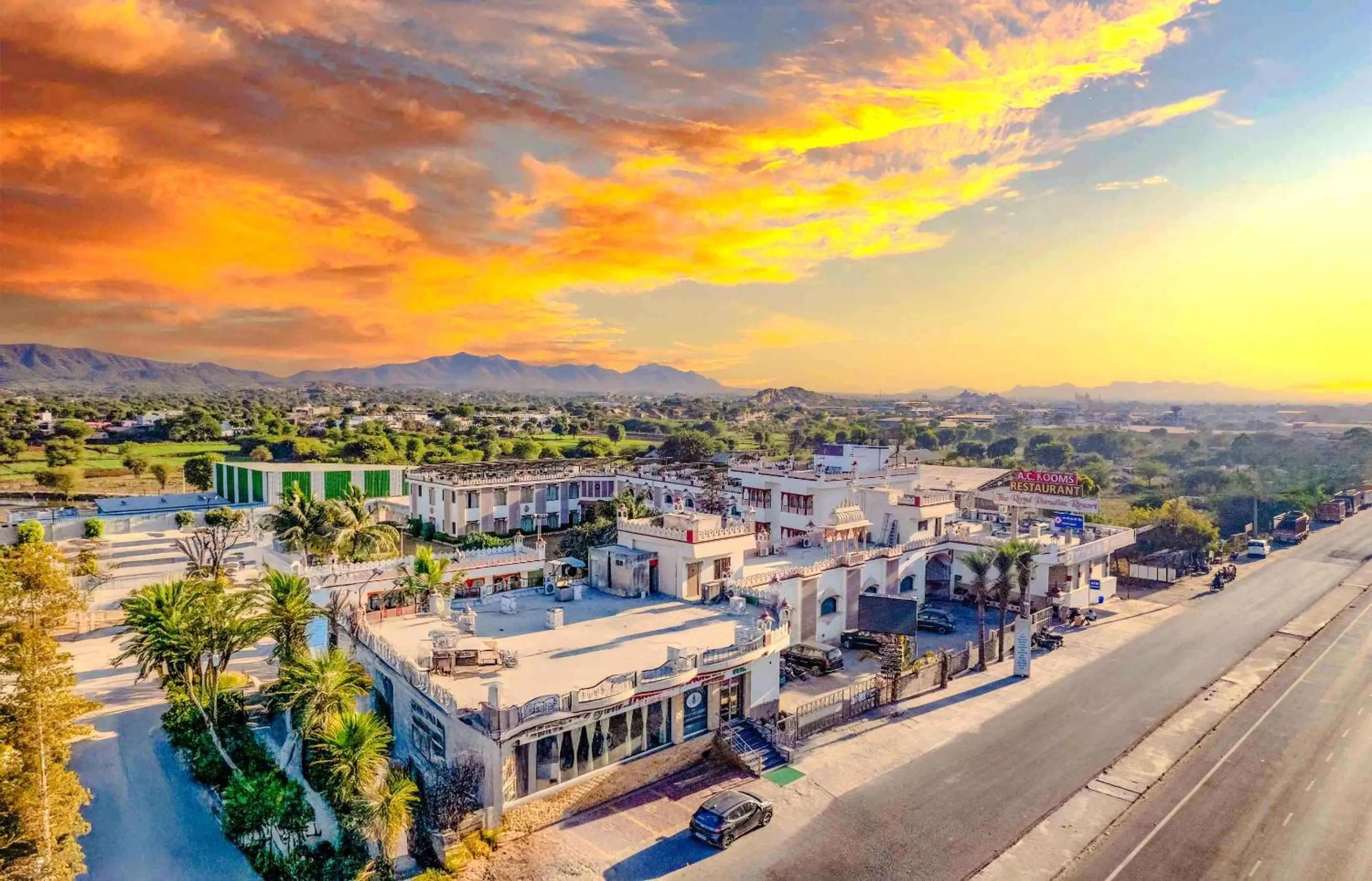 Property building in Hotel Royal Paradise