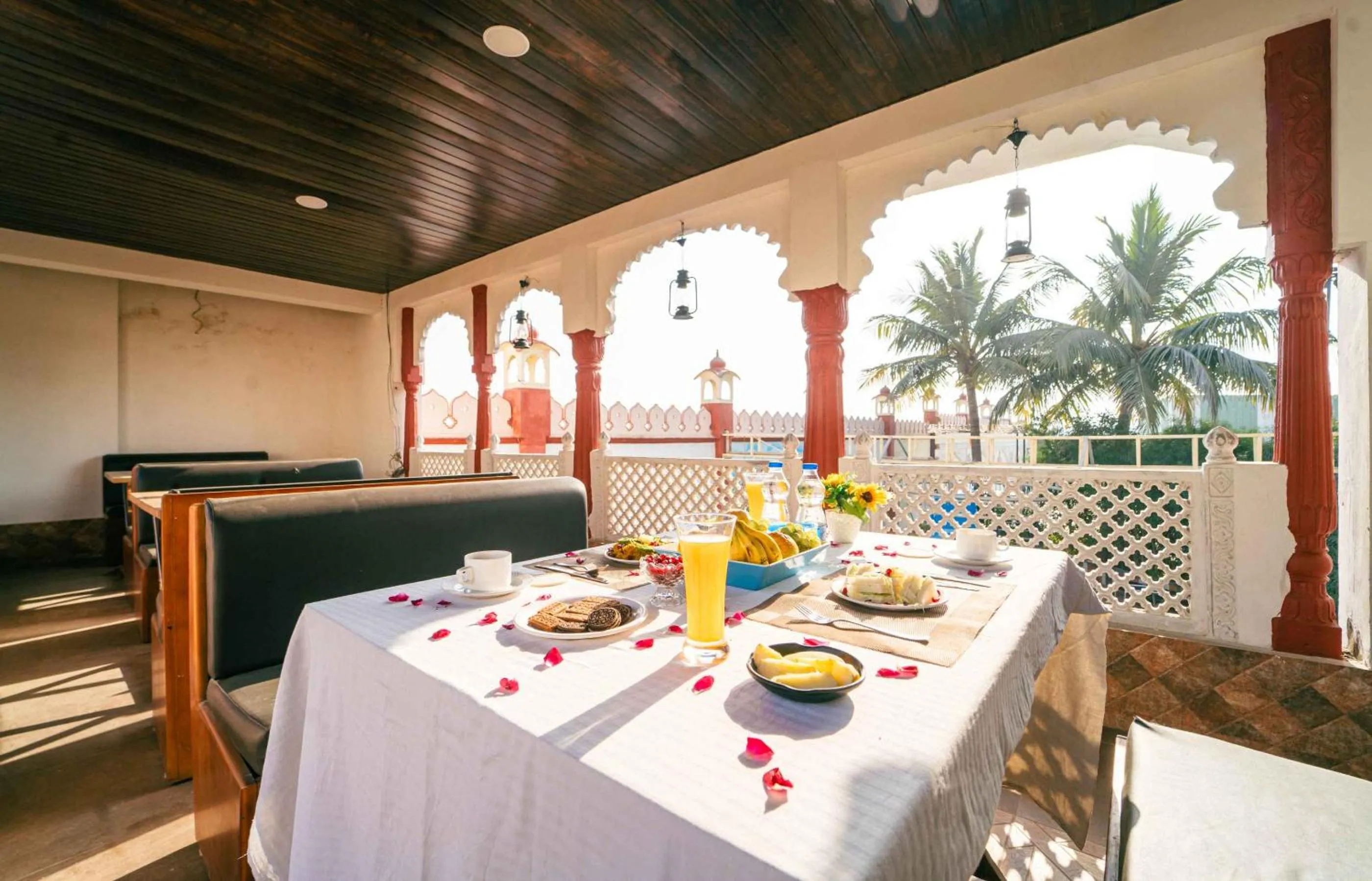 Restaurant/places to eat in Hotel Royal Paradise