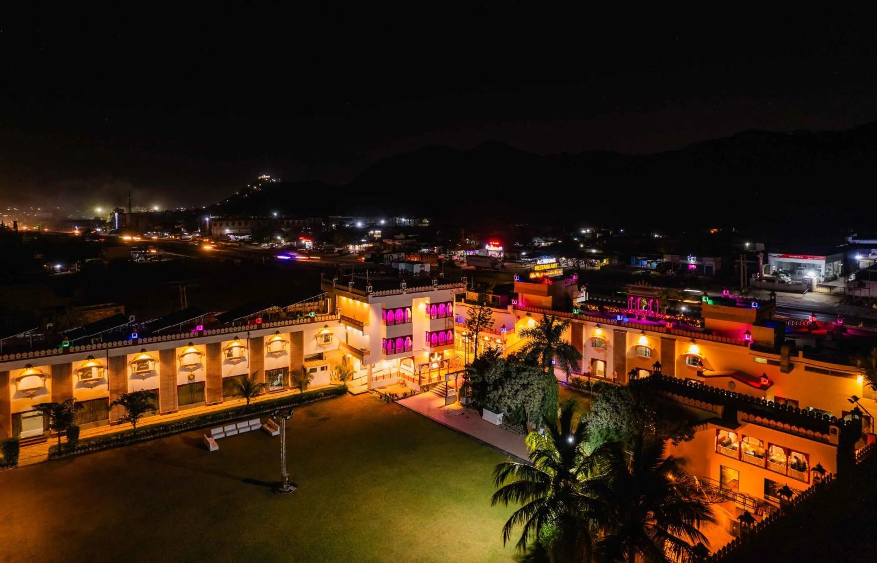 Property building in Hotel Royal Paradise