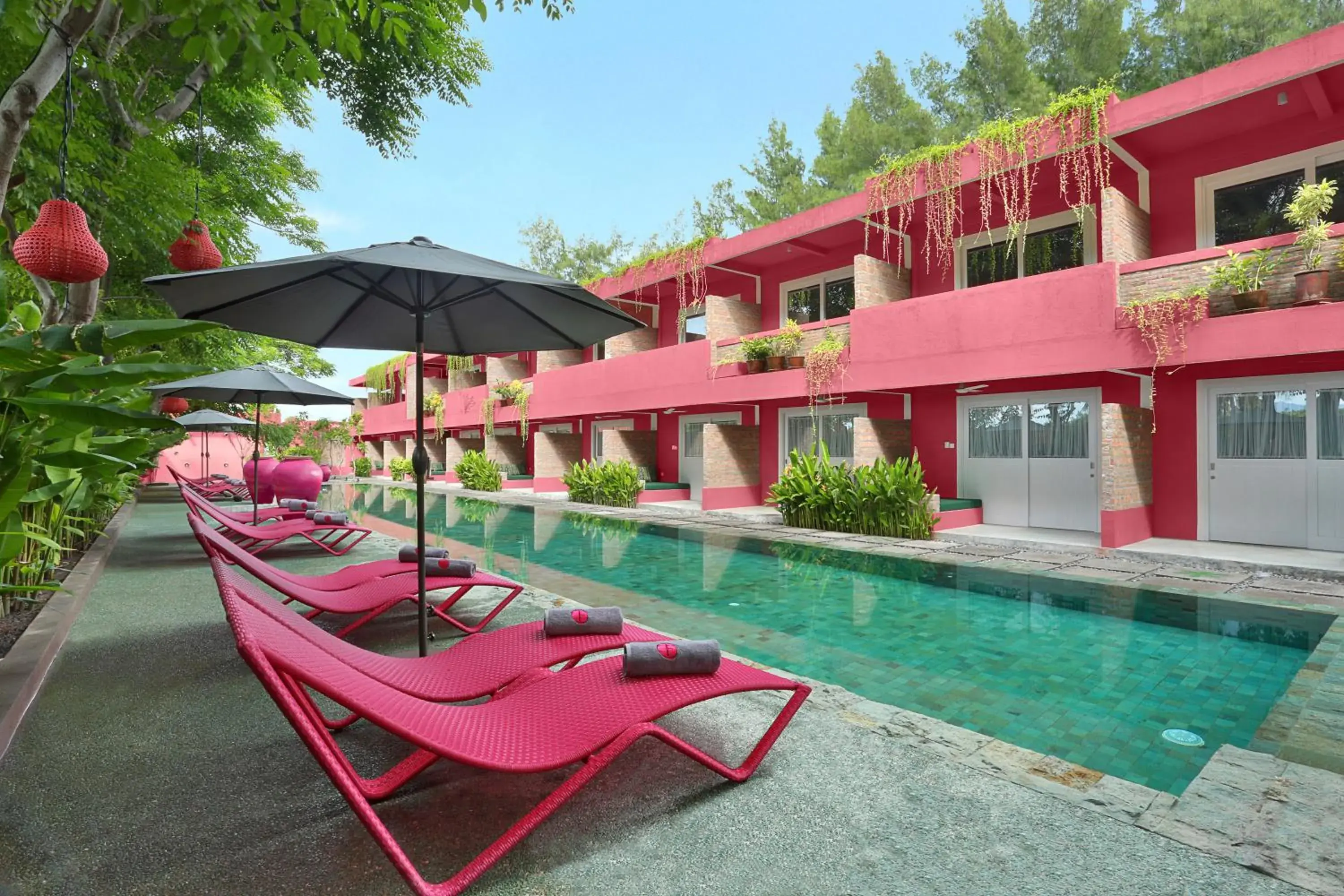 Property building in PinkCoco Gili Trawangan - Constant Surprises - for Cool Adults Only Property building in PinkCoco Gili Trawangan - Constant Surprises - for Cool Adults Only