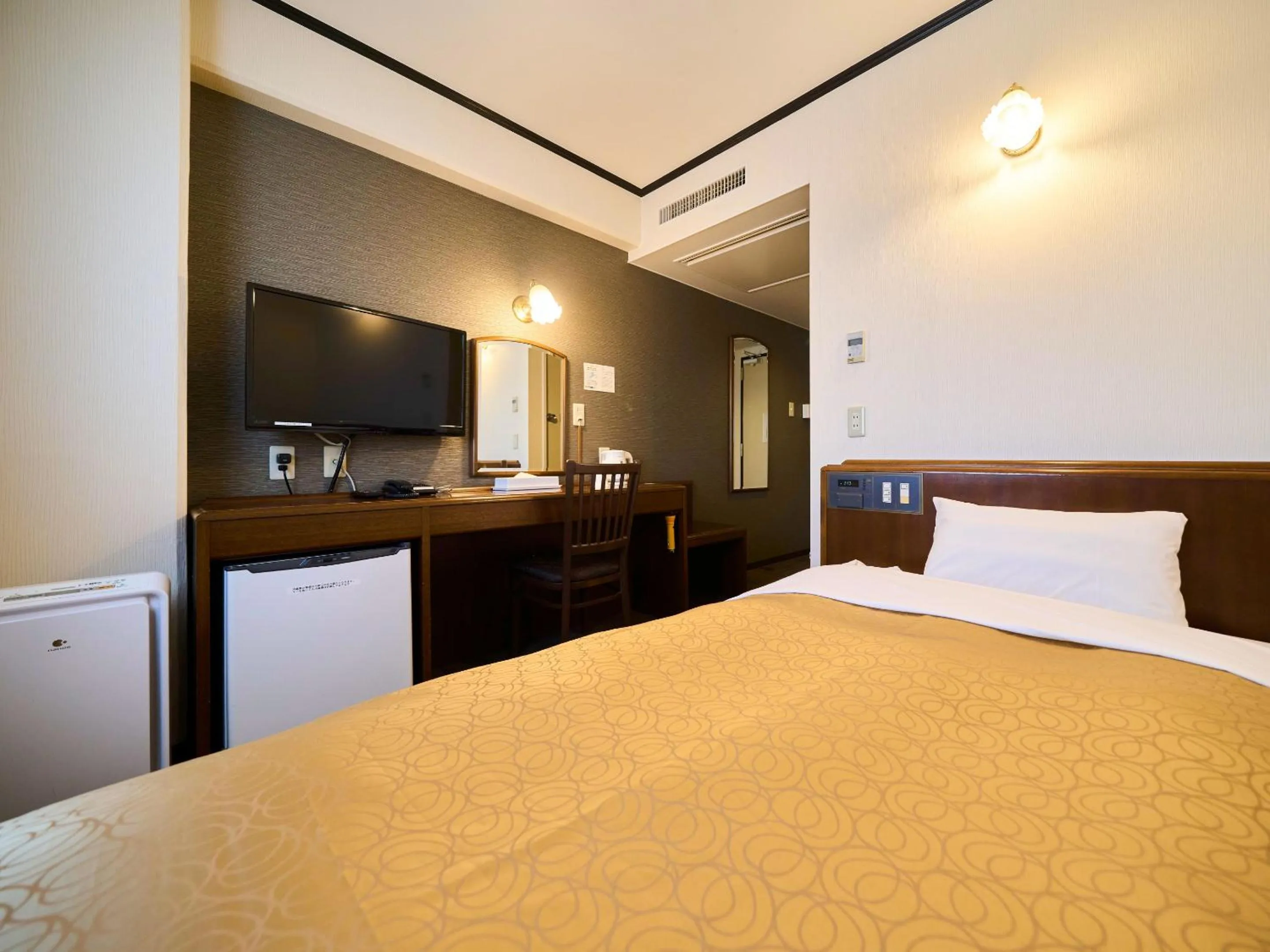 Photo of the whole room, Bed in Minakuchi Century Hotel