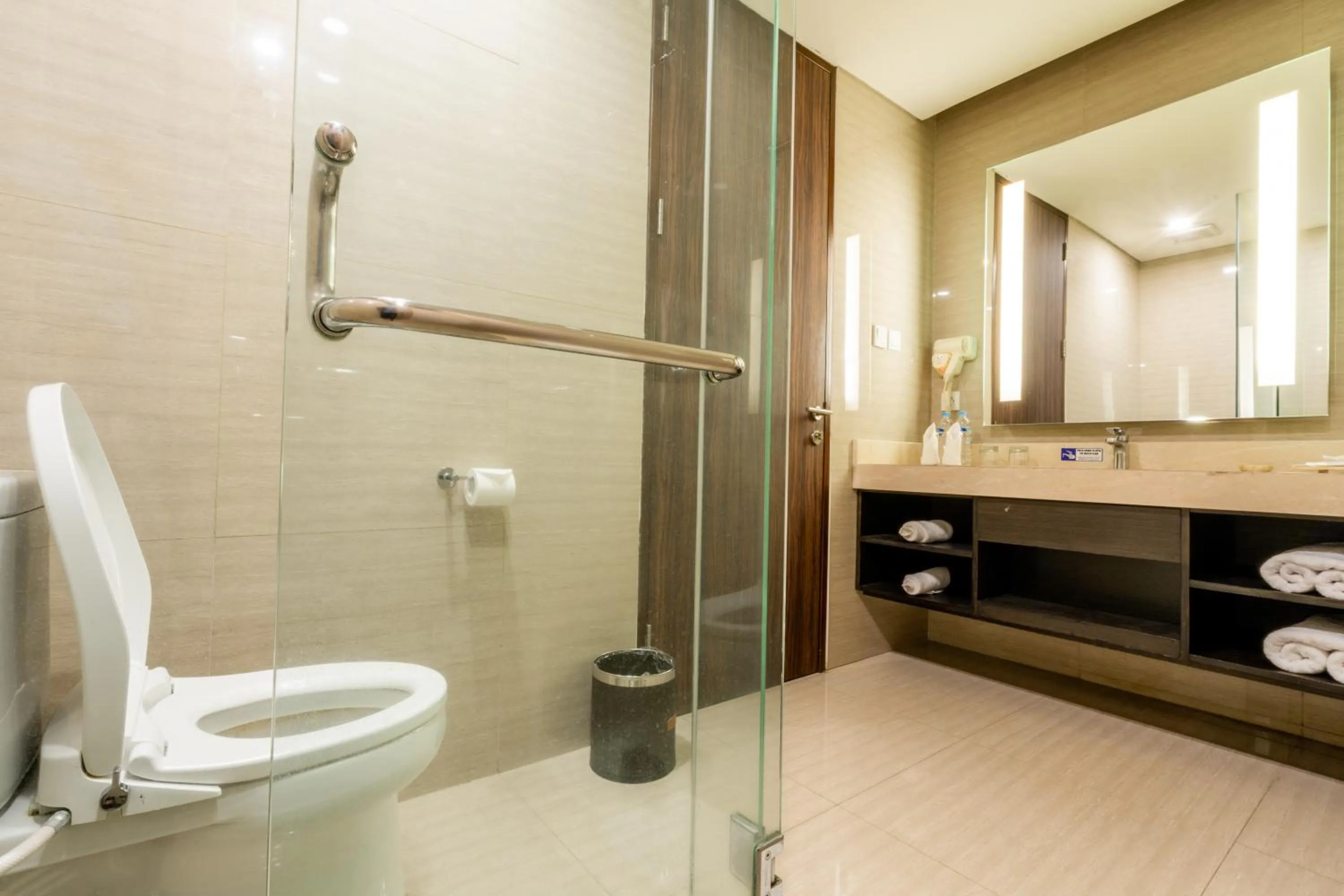 Shower in Lombok Astoria Hotel