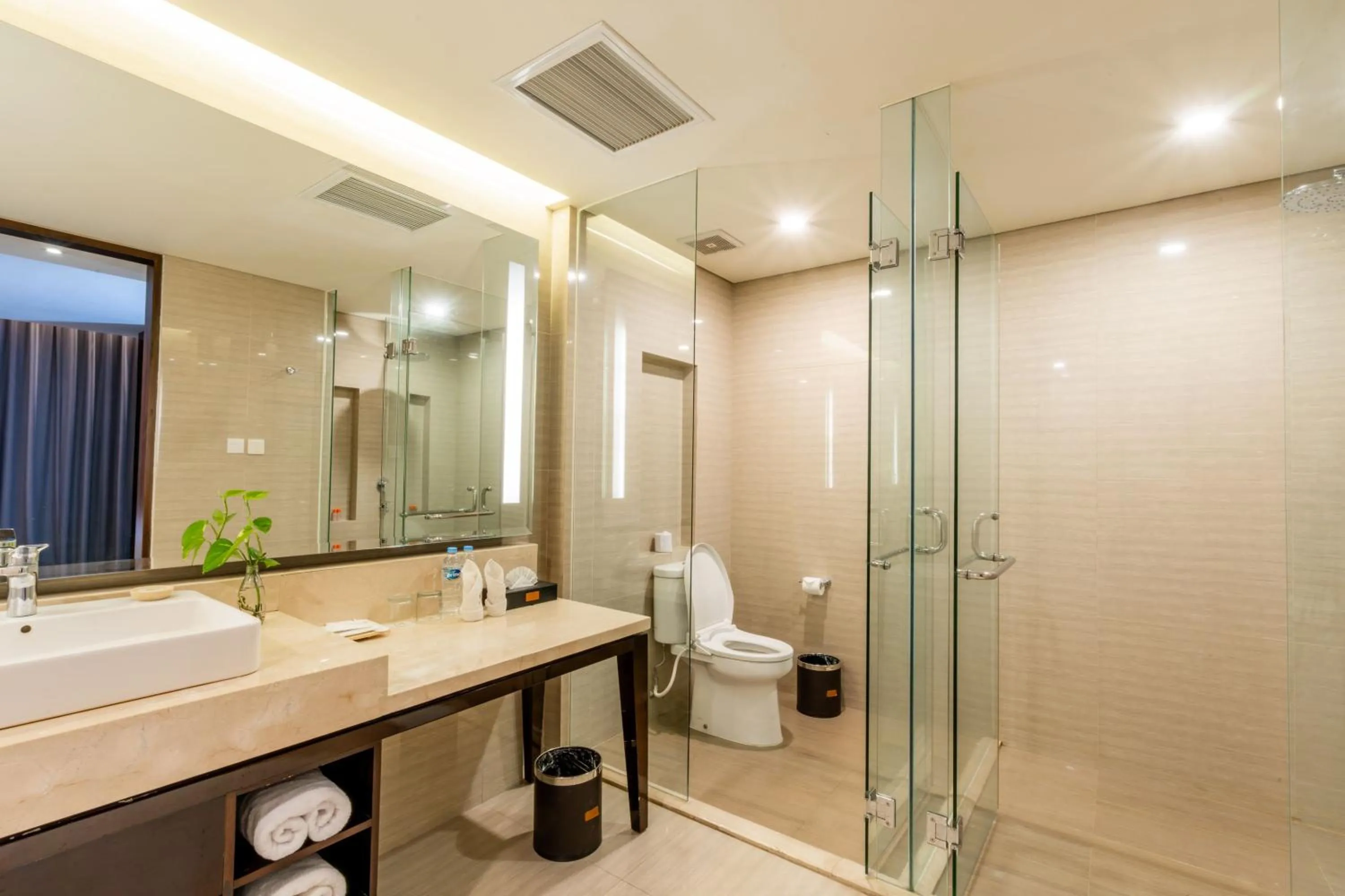 Toilet in Lombok Astoria Hotel