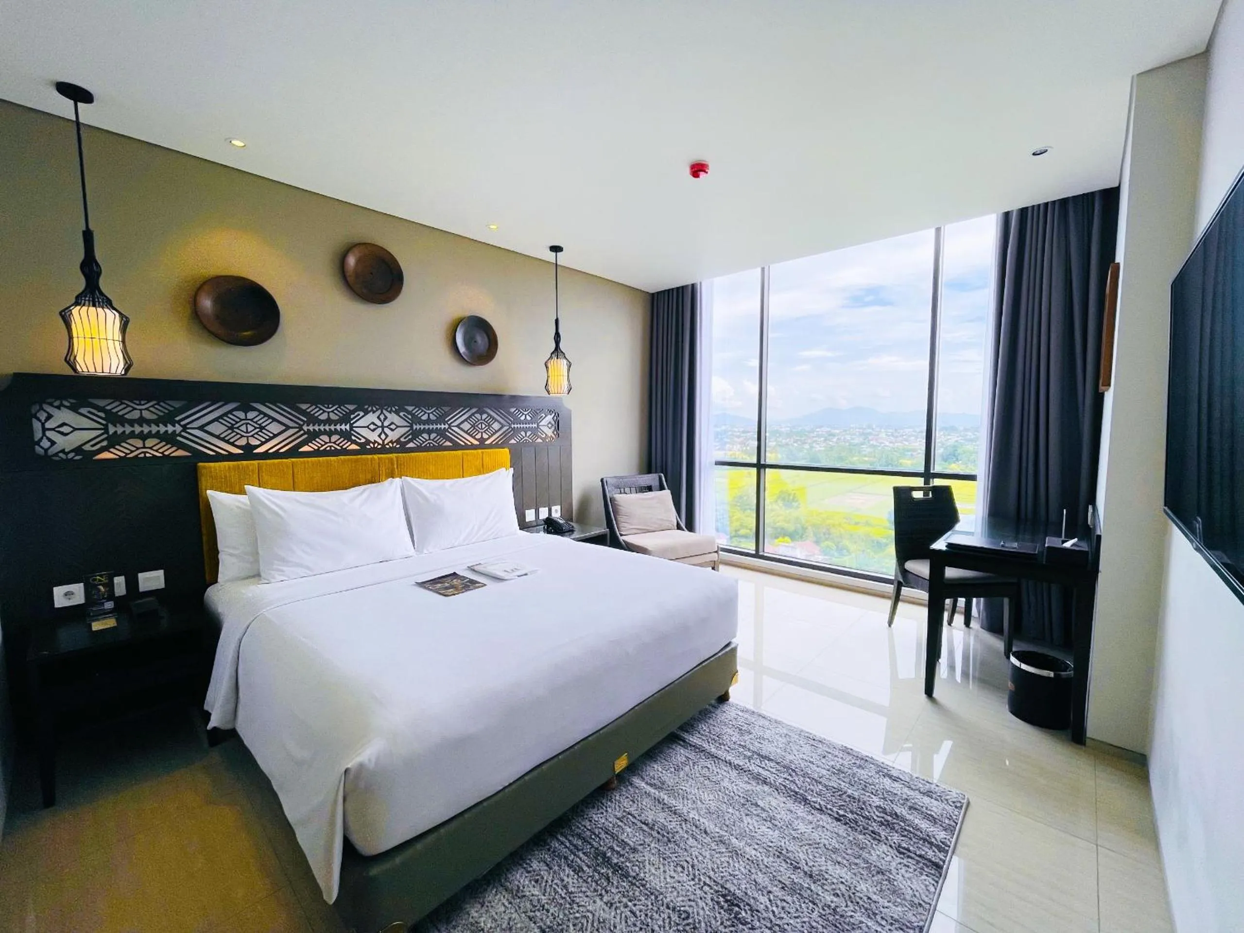 Photo of the whole room, Bed in Lombok Astoria Hotel