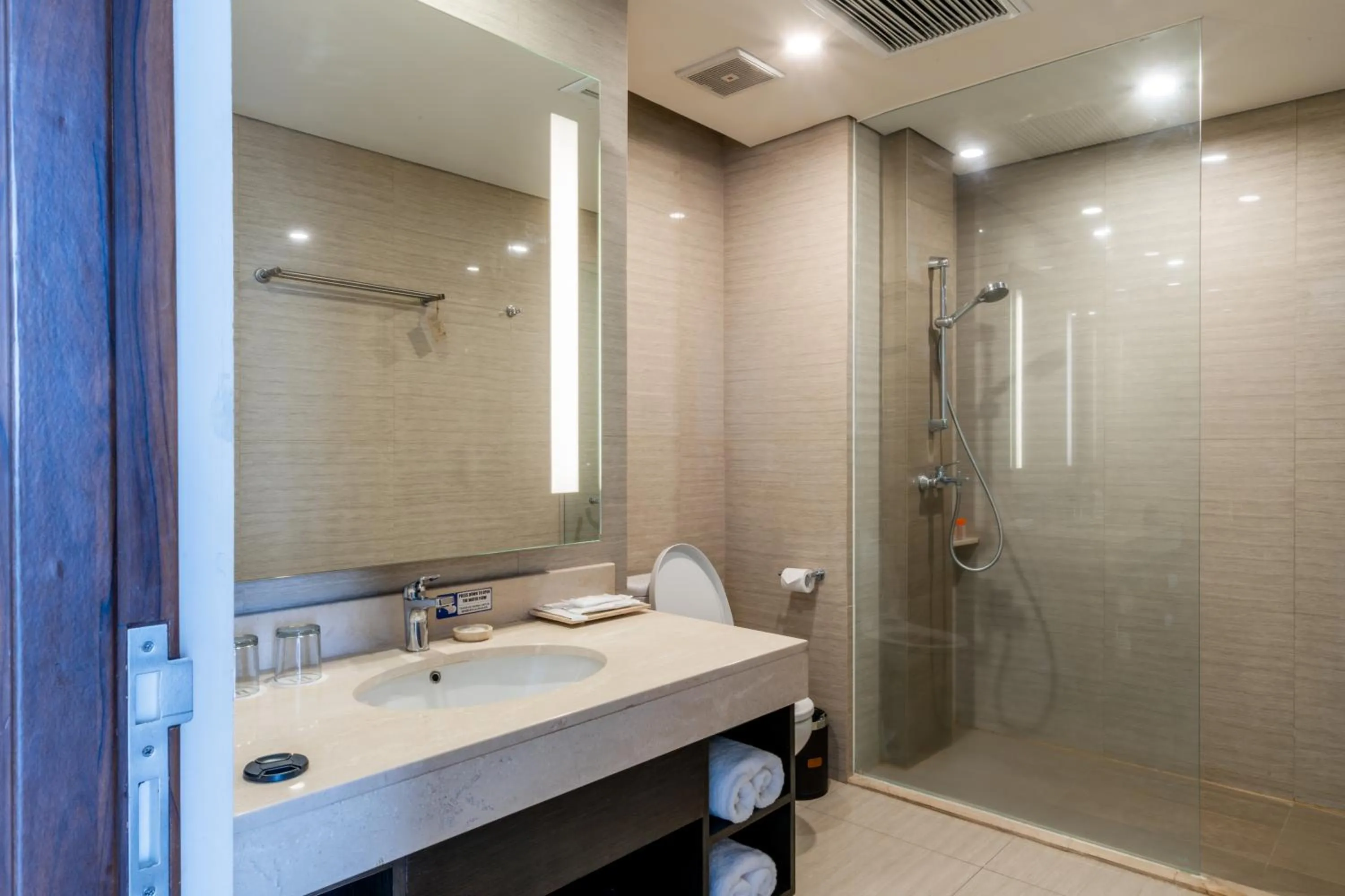 Shower in Lombok Astoria Hotel