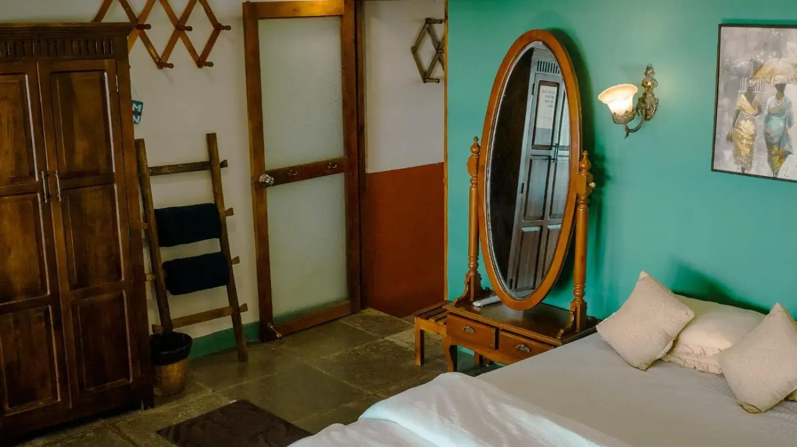 Bed in Mariposa Beach Grove Bed in Mariposa Beach Grove