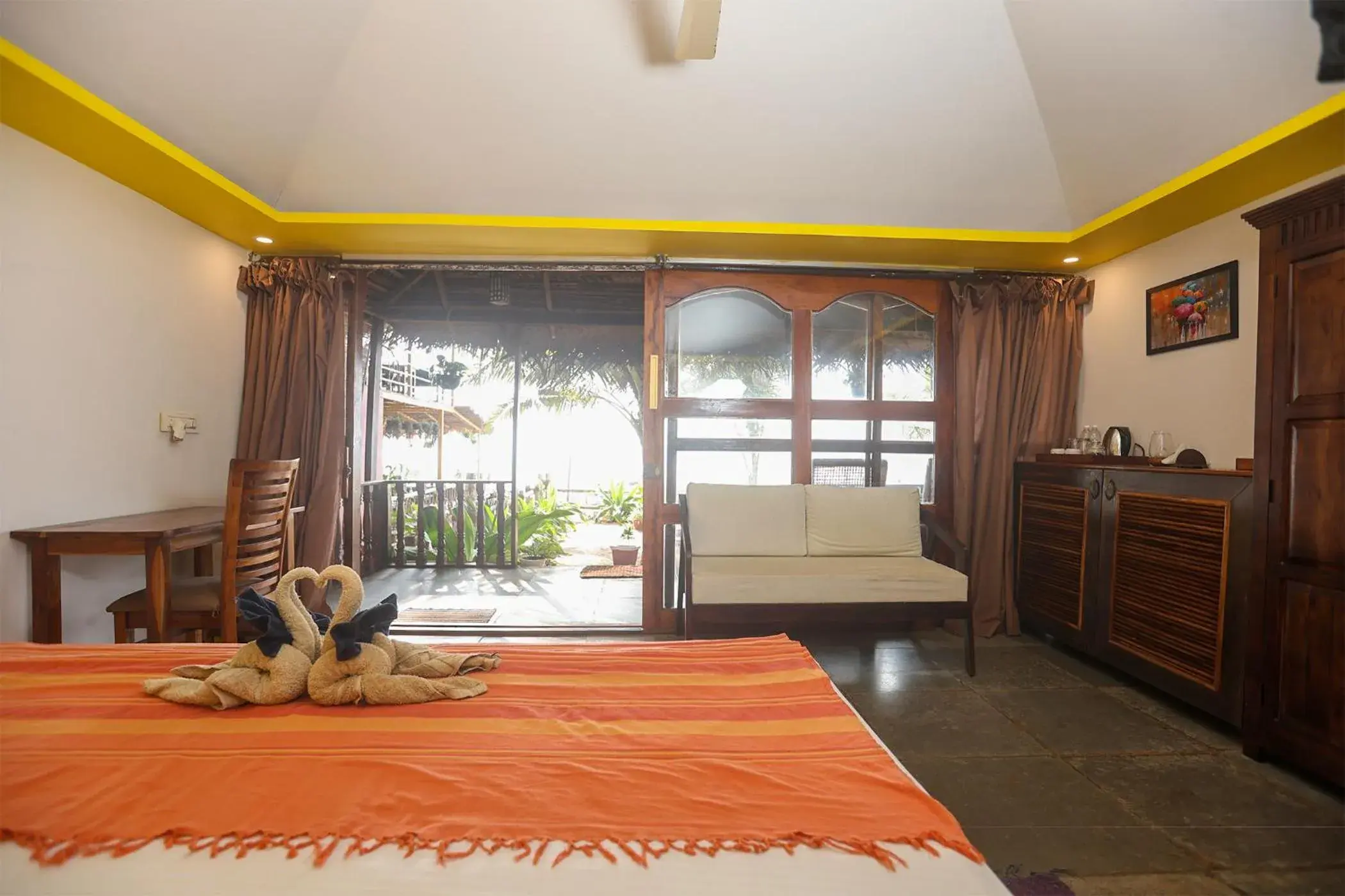 Bed in Mariposa Beach Grove Bed in Mariposa Beach Grove