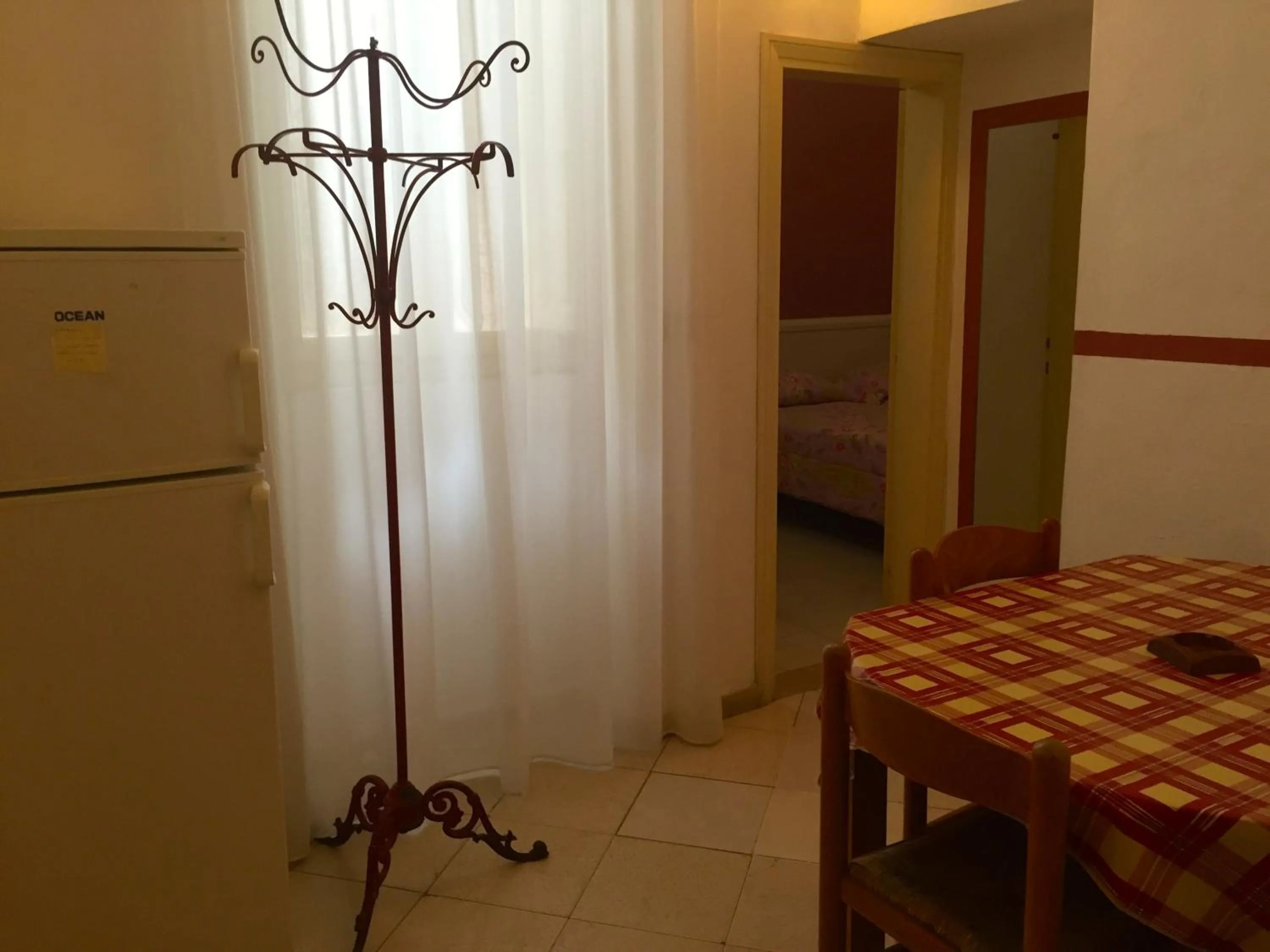 Property building, Bed in Albergo Ape Elbana