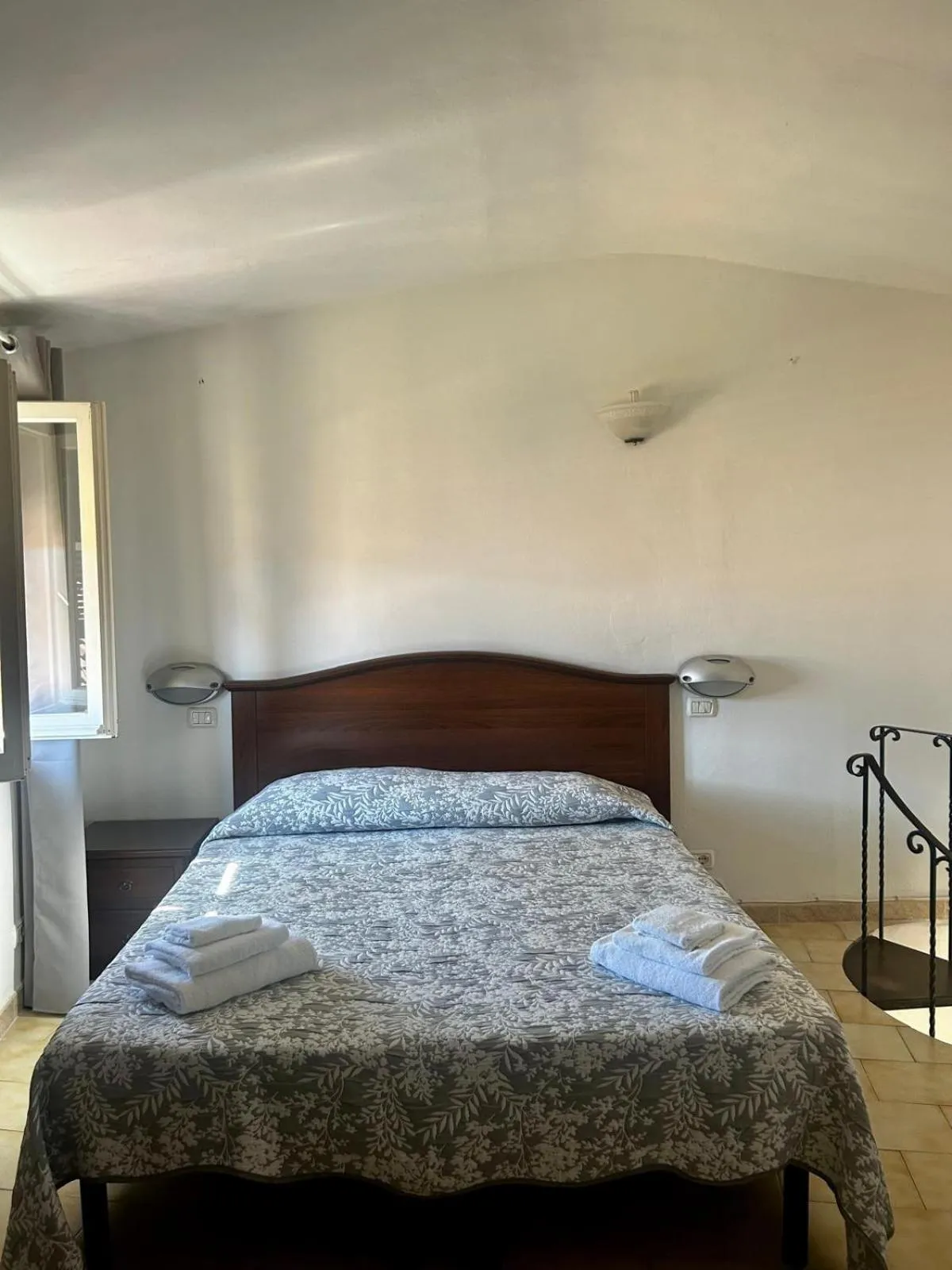 Bed in Albergo Ape Elbana