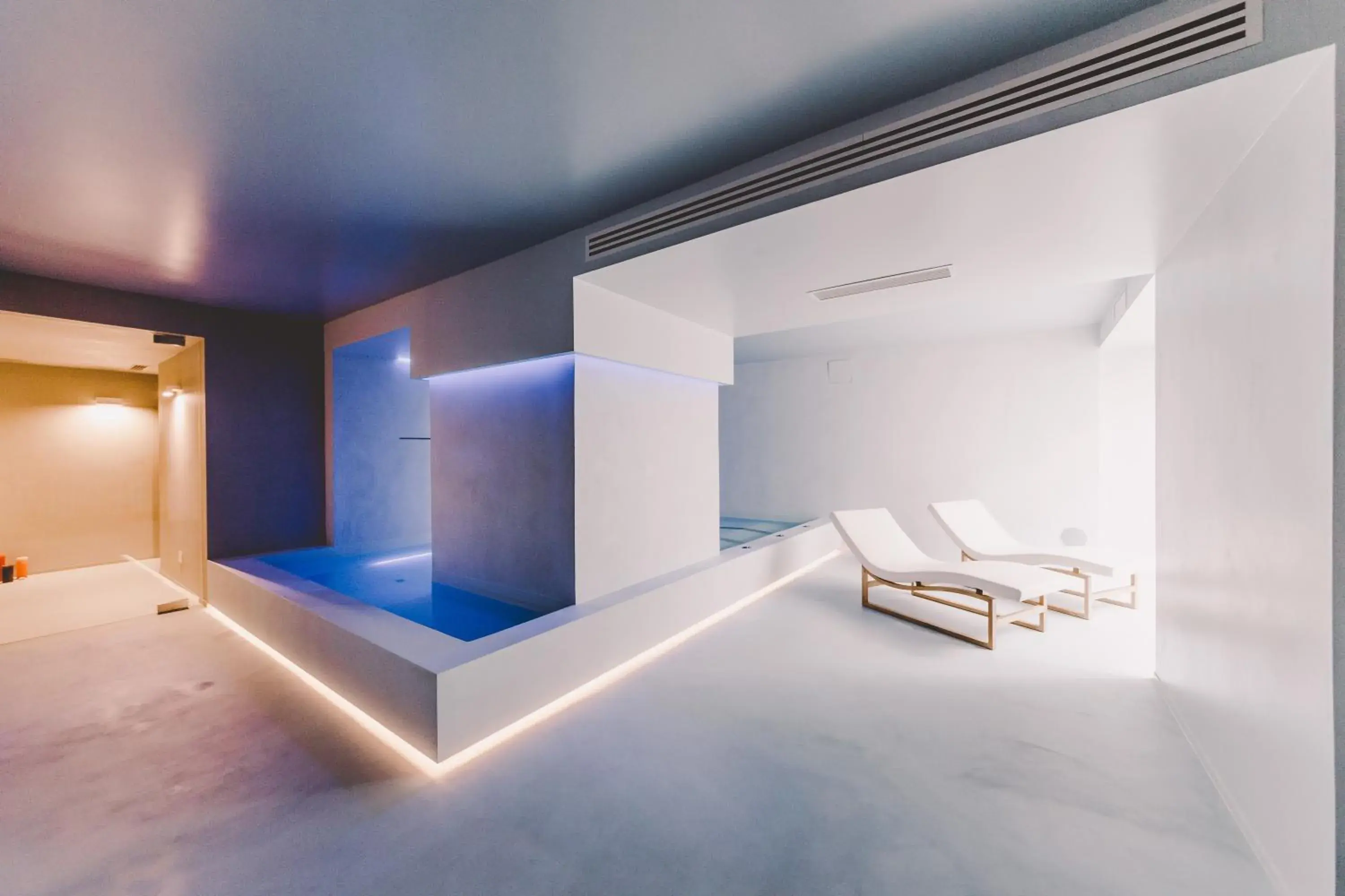 Spa and wellness centre/facilities, Bed in Suite 10 Home Design & Spa Spa and wellness centre/facilities, Bed in Suite 10 Home Design & Spa