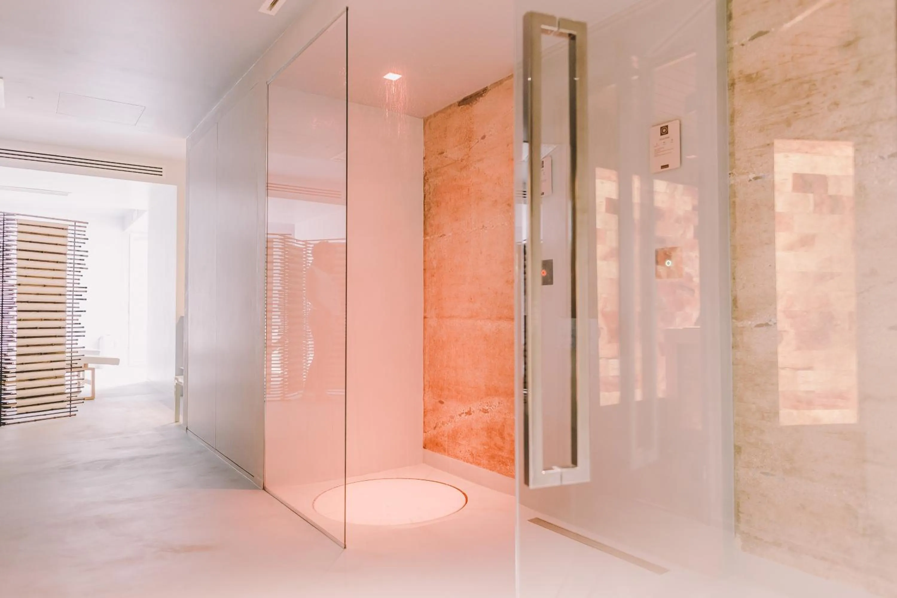 Spa and wellness centre/facilities in Suite 10 Home Design & Spa