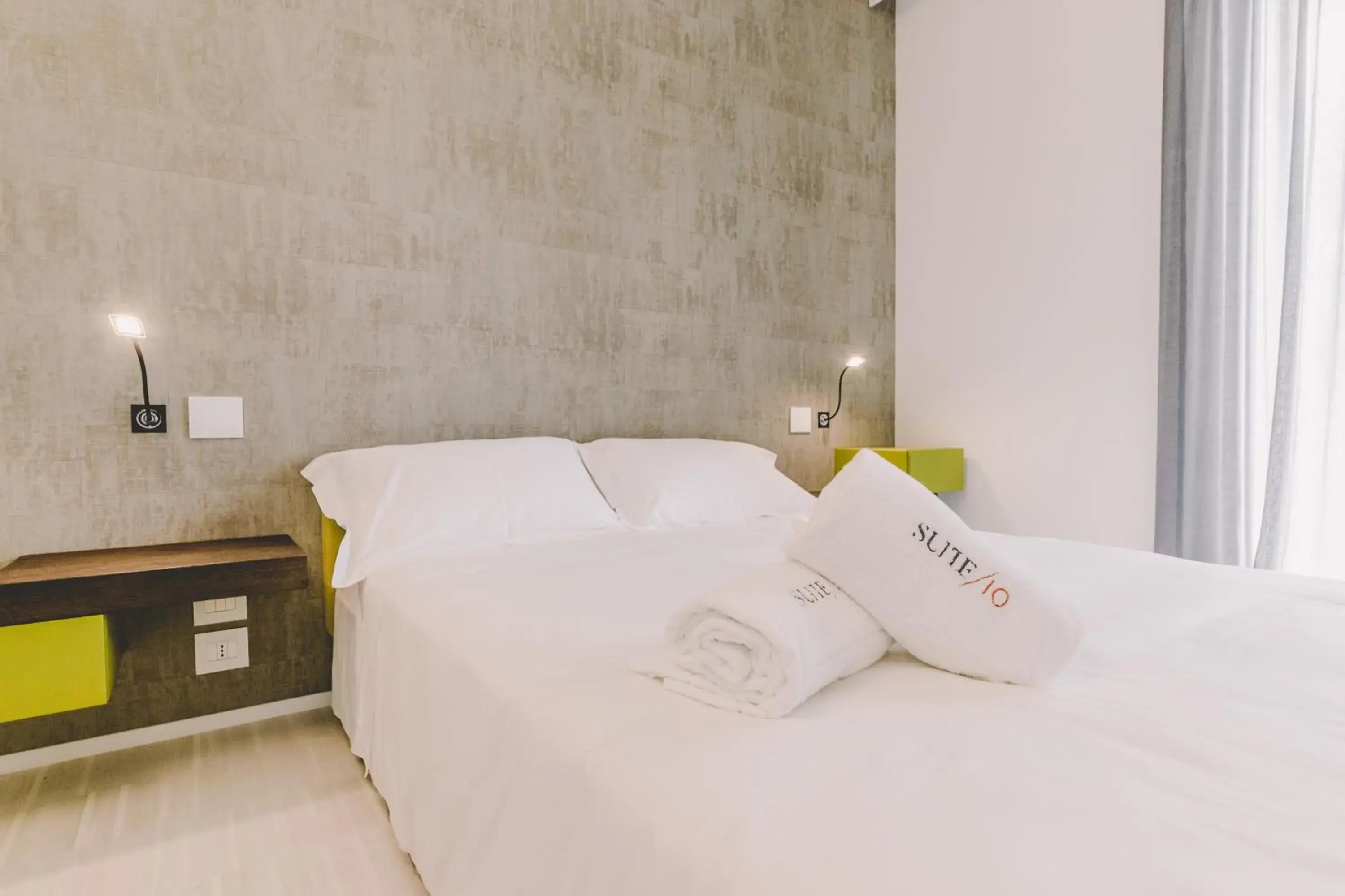 One-Bedroom Suite with Patio in Suite 10 Home Design & Spa One-Bedroom Suite with Patio in Suite 10 Home Design & Spa