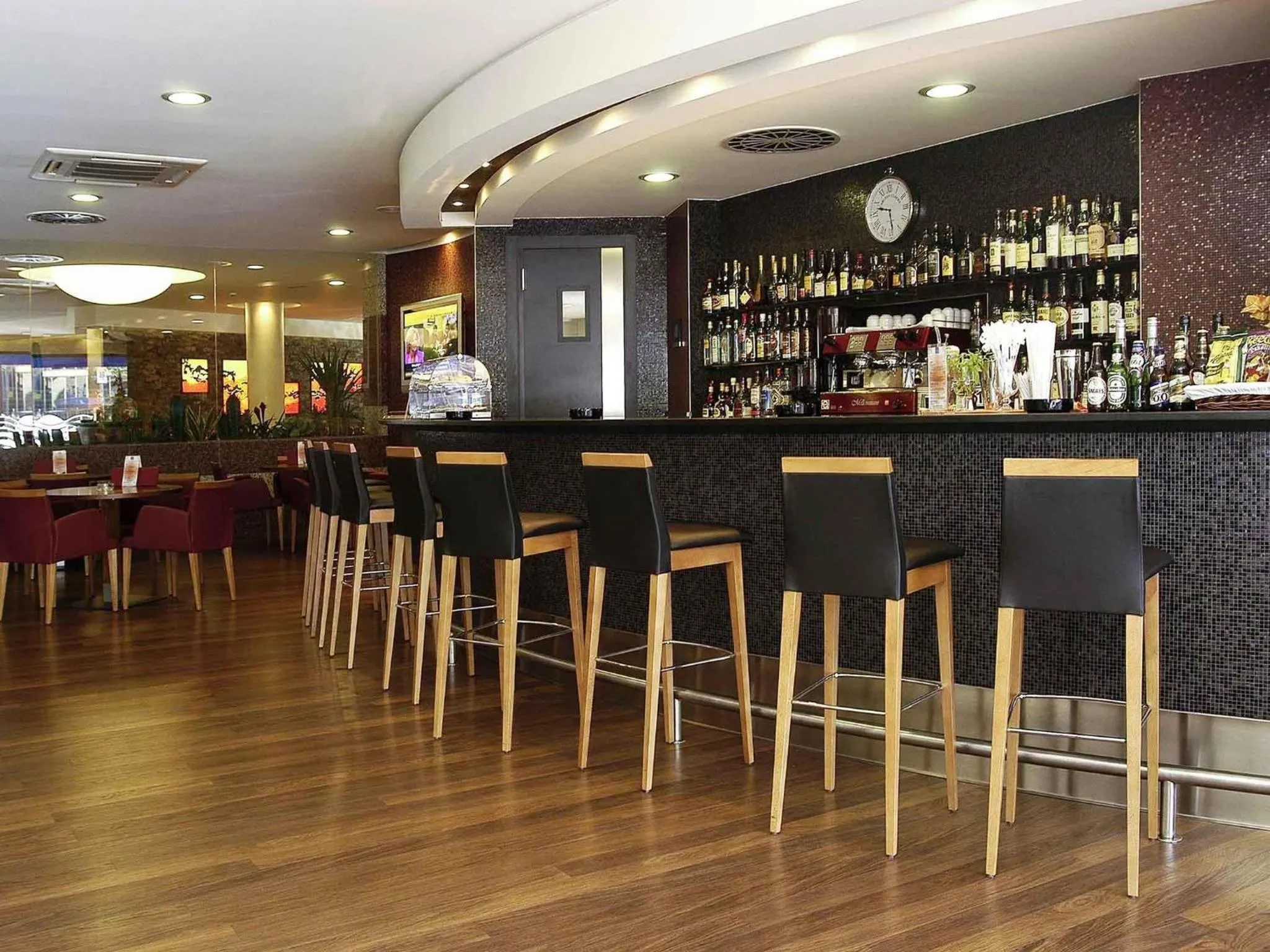 Lounge or bar in Novotel Andorra