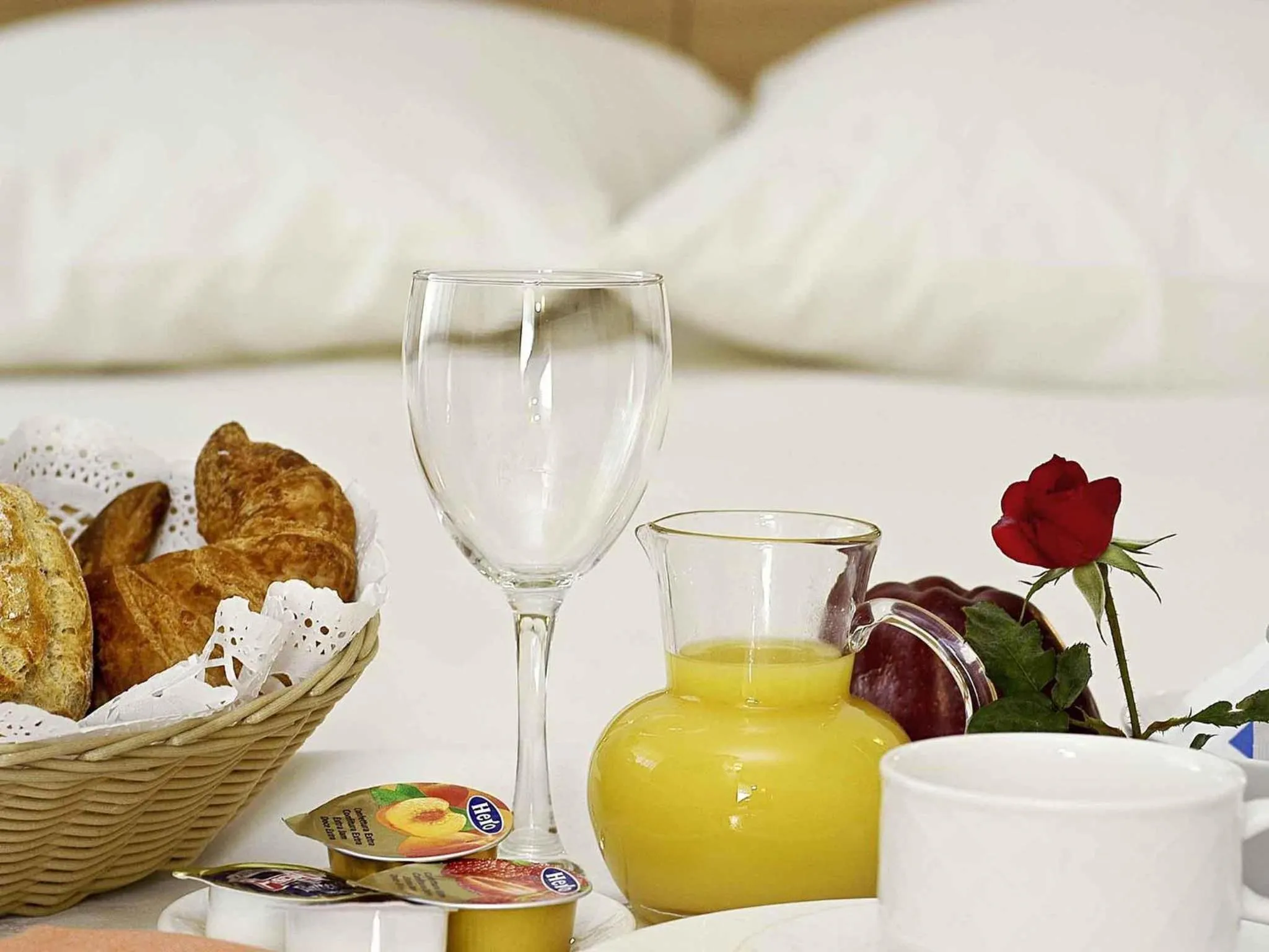 Bedroom, Bed in Novotel Andorra