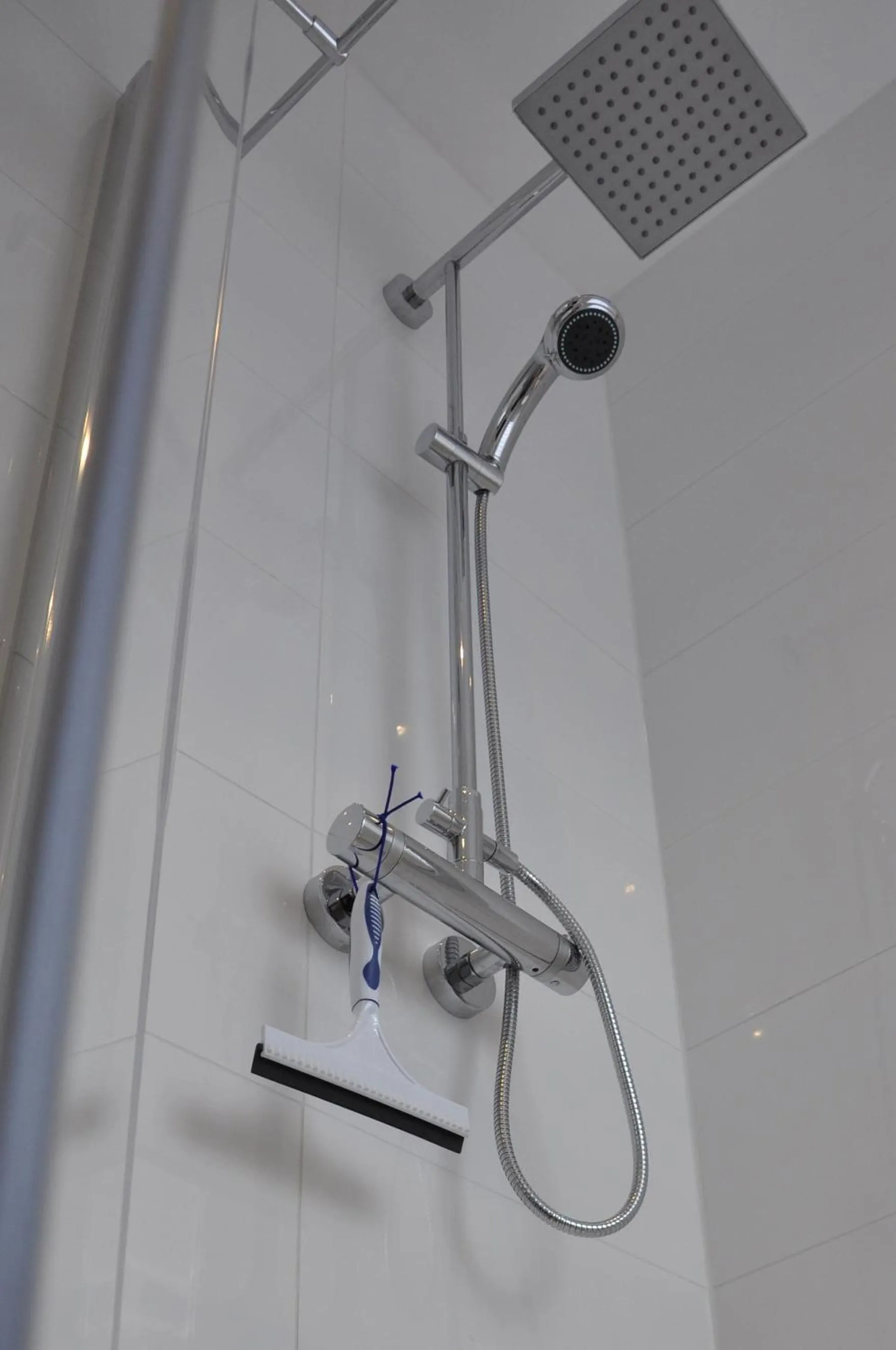 Shower in B&B Het Witte Huis
