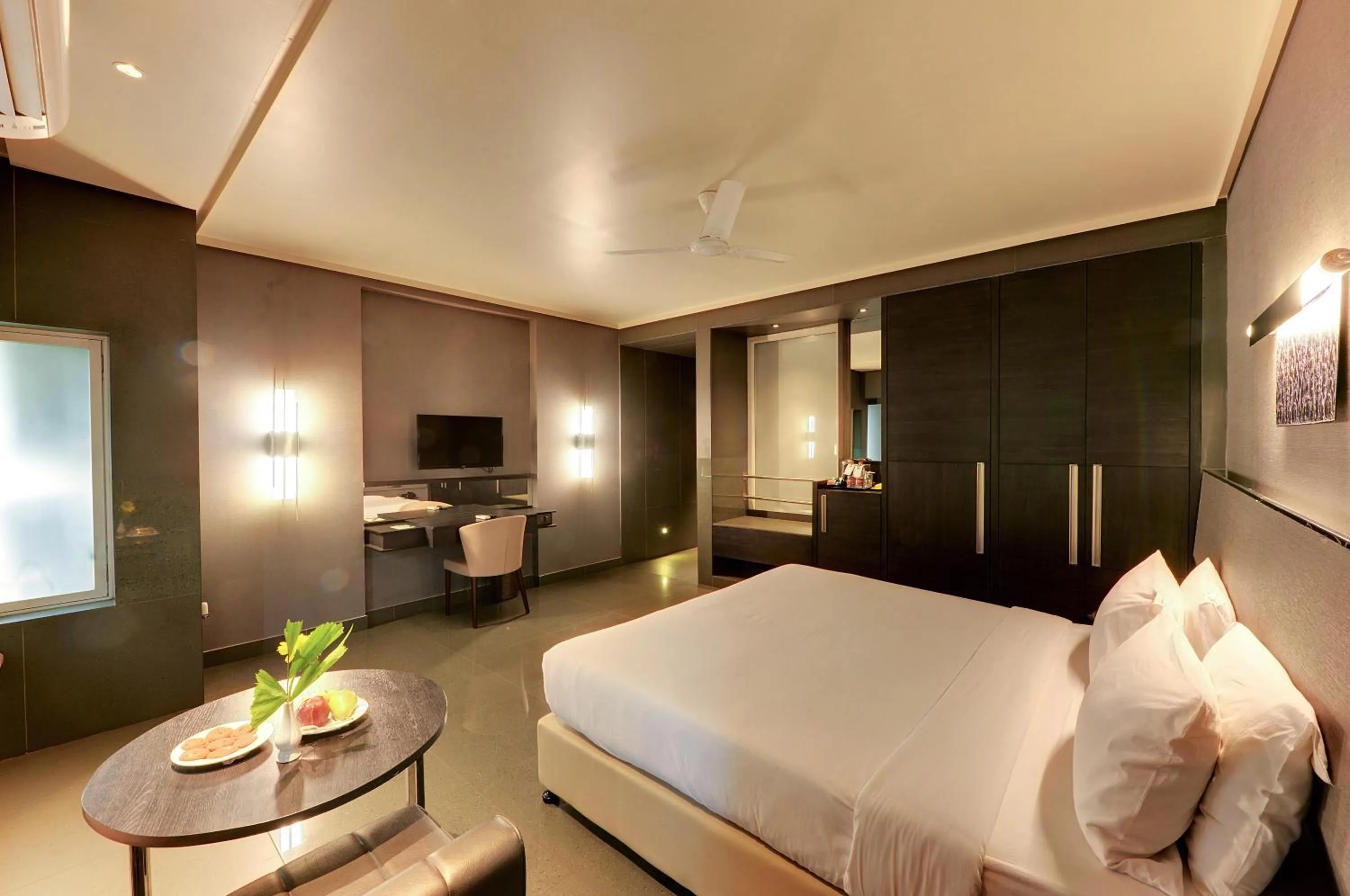 TV and multimedia, Bed in Hotel Sankam Residency