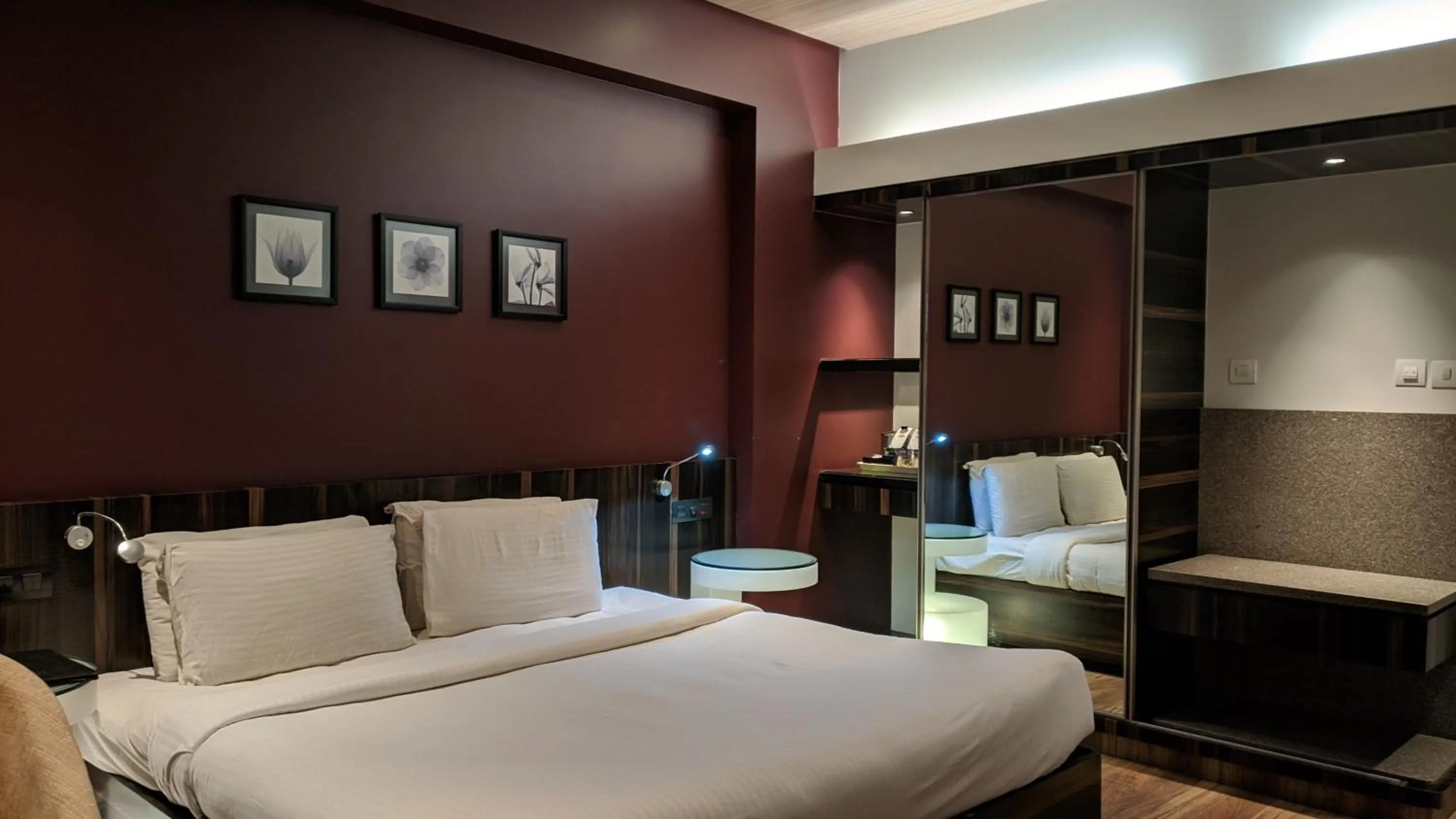 Bed in Hotel Sankam Residency