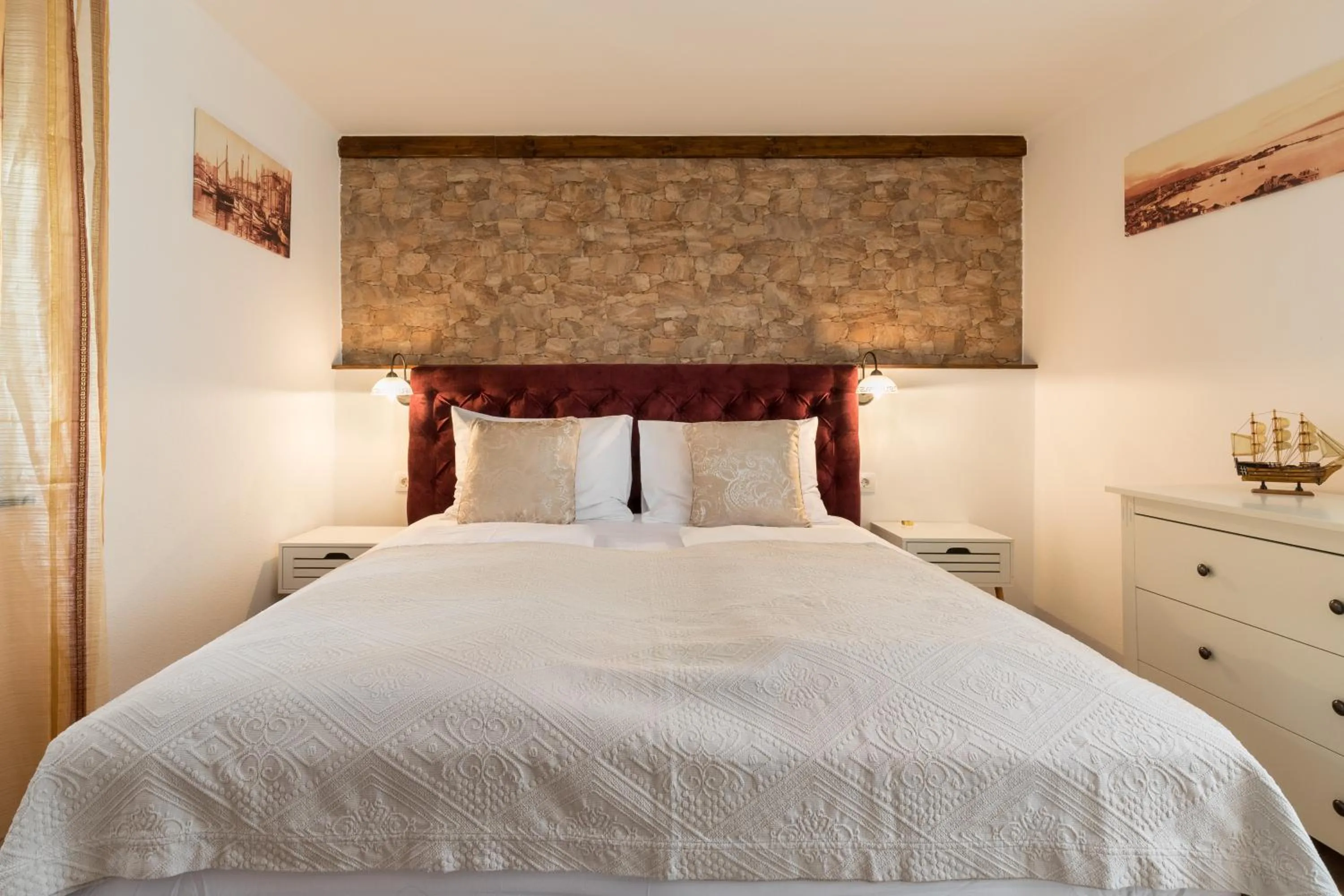 Bedroom, Bed in Guesthouse Imperator