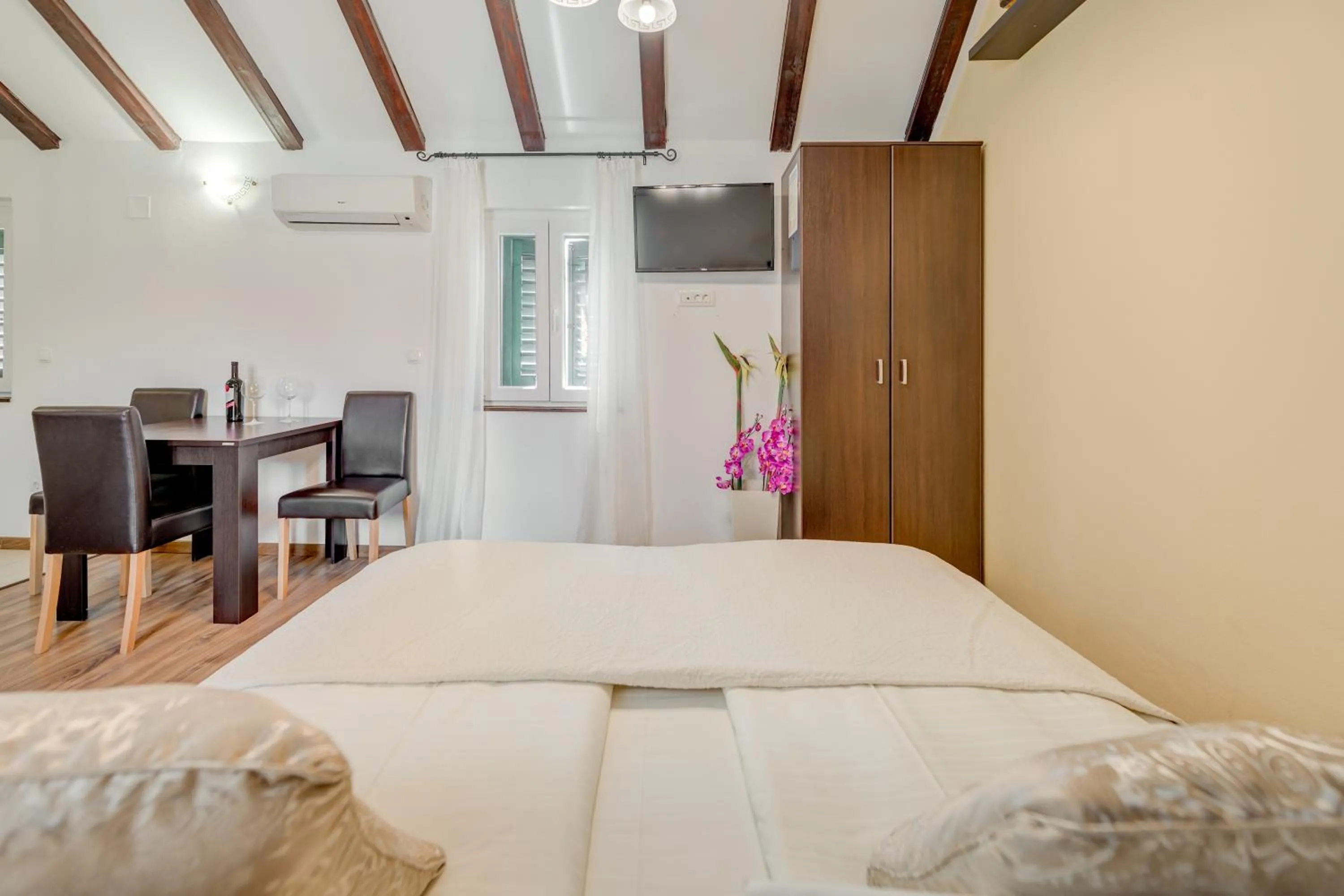 Bedroom, Bed in Guesthouse Imperator