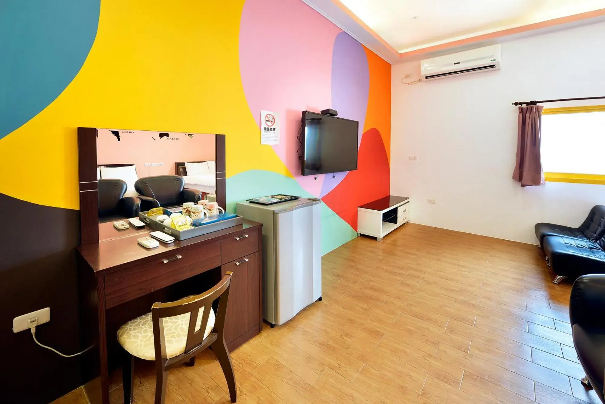 Decorative detail in Star Inn 888 Decorative detail in Star Inn 888