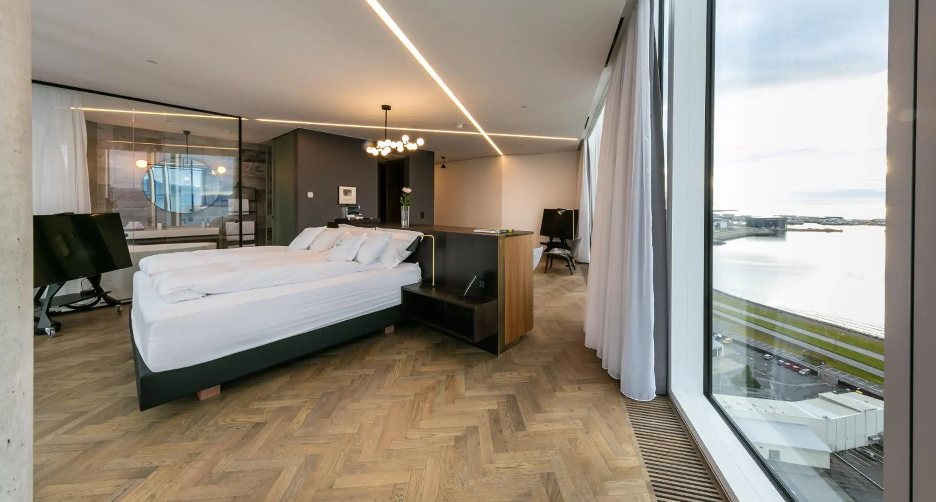 Day, Bed in Tower Suites Reykjavík Day, Bed in Tower Suites Reykjavík