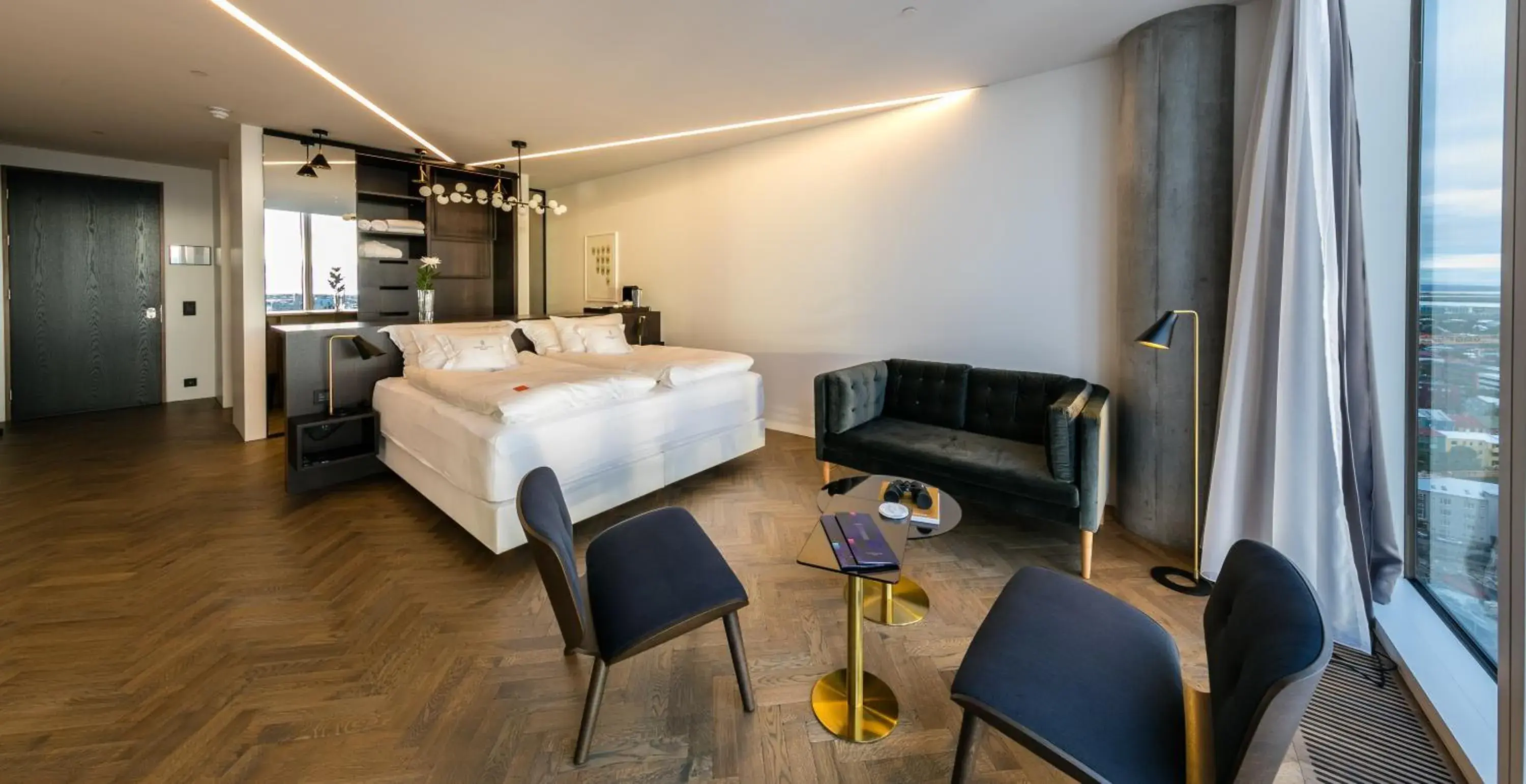 TV and multimedia, Bed in Tower Suites Reykjavík TV and multimedia, Bed in Tower Suites Reykjavík