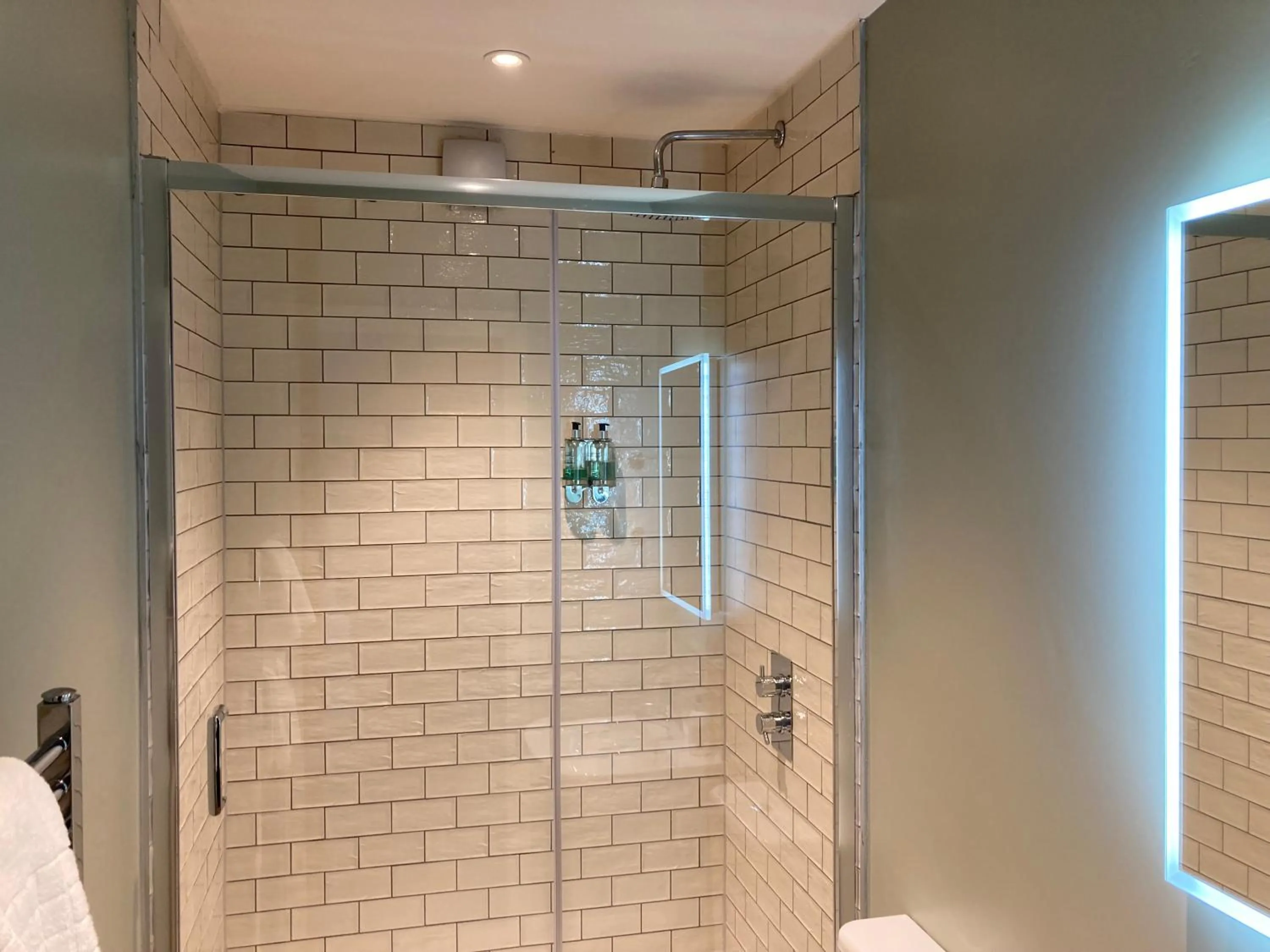 Shower in The Station Inn Whitby