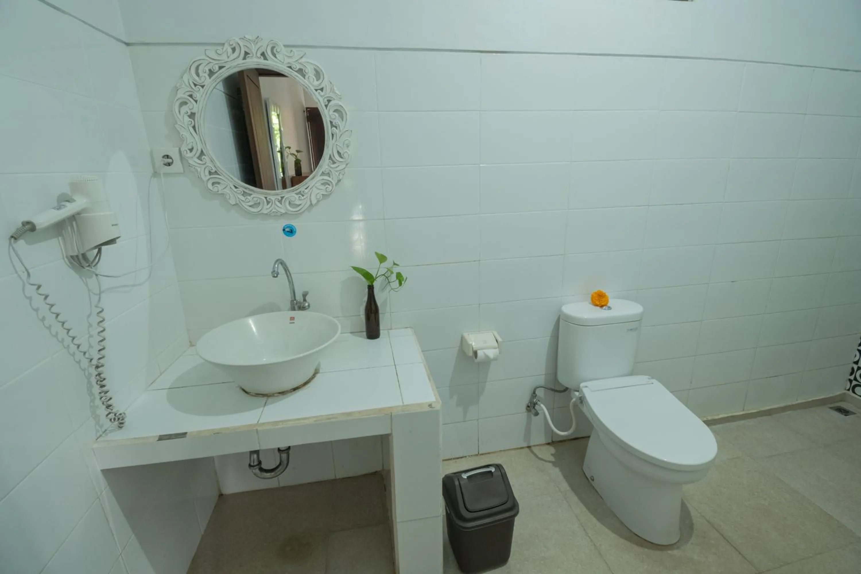 Bathroom in Green Papaya House