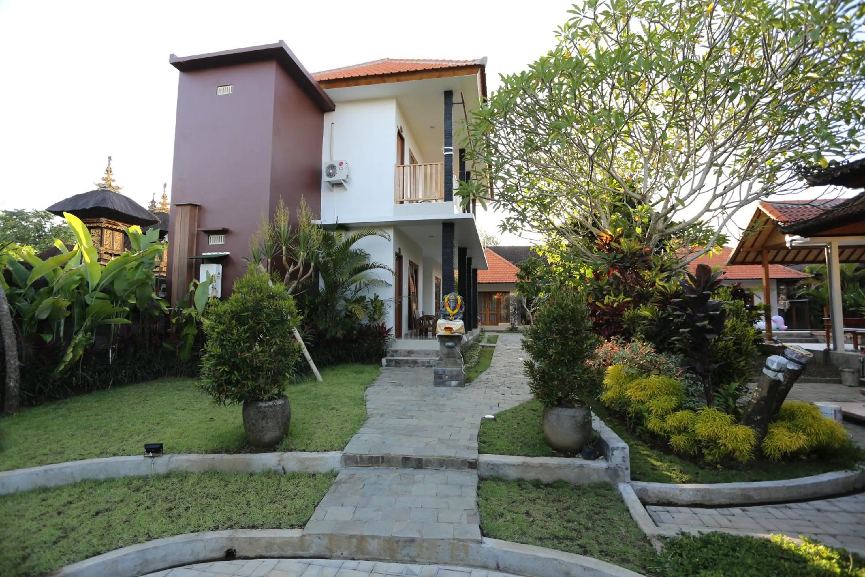 Property building in Green Papaya House