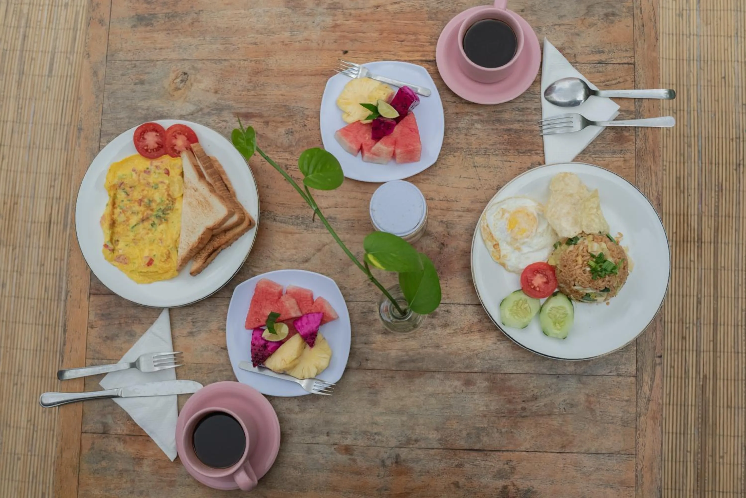 Breakfast in Green Papaya House