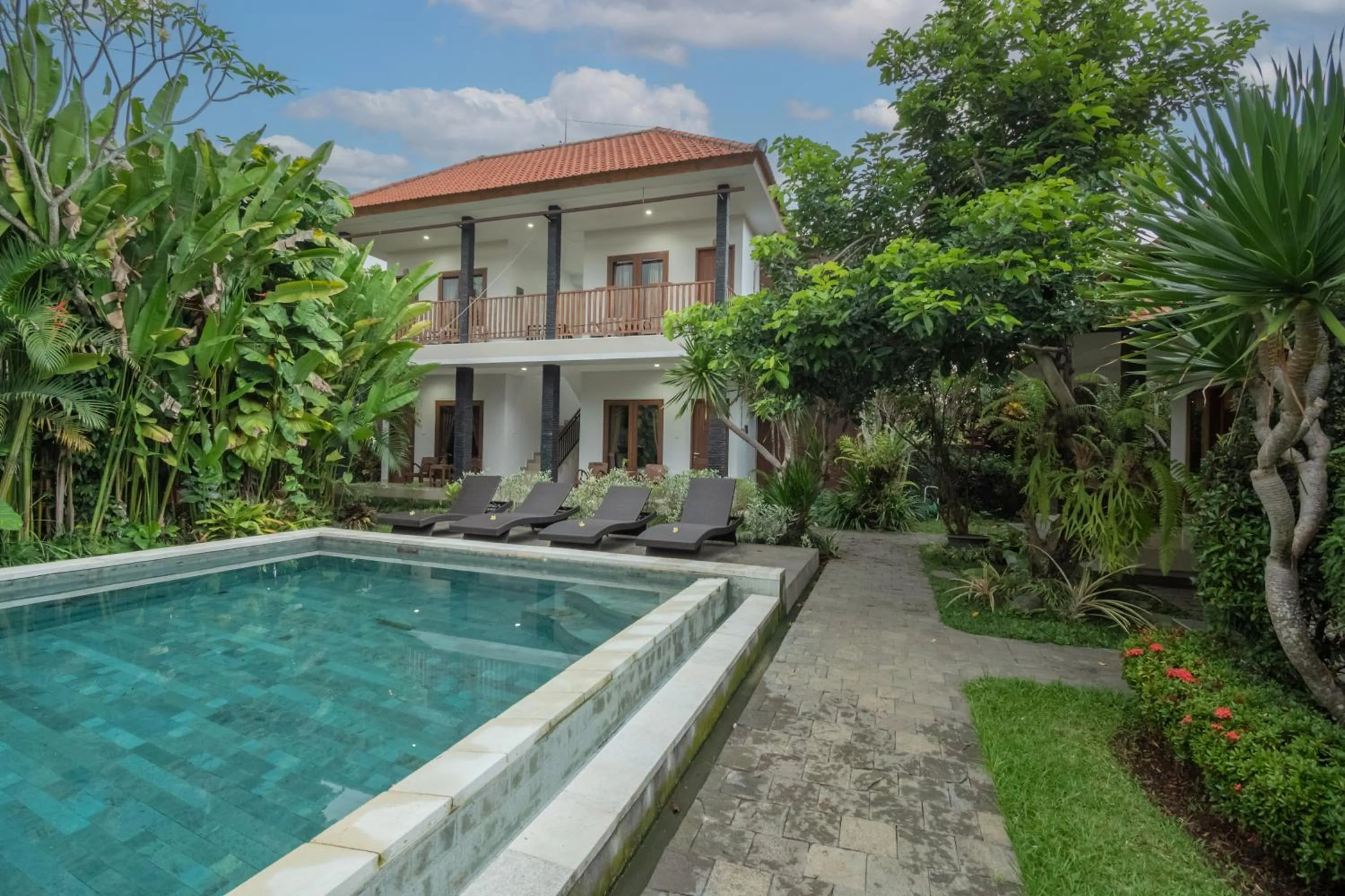 Property building in Green Papaya House