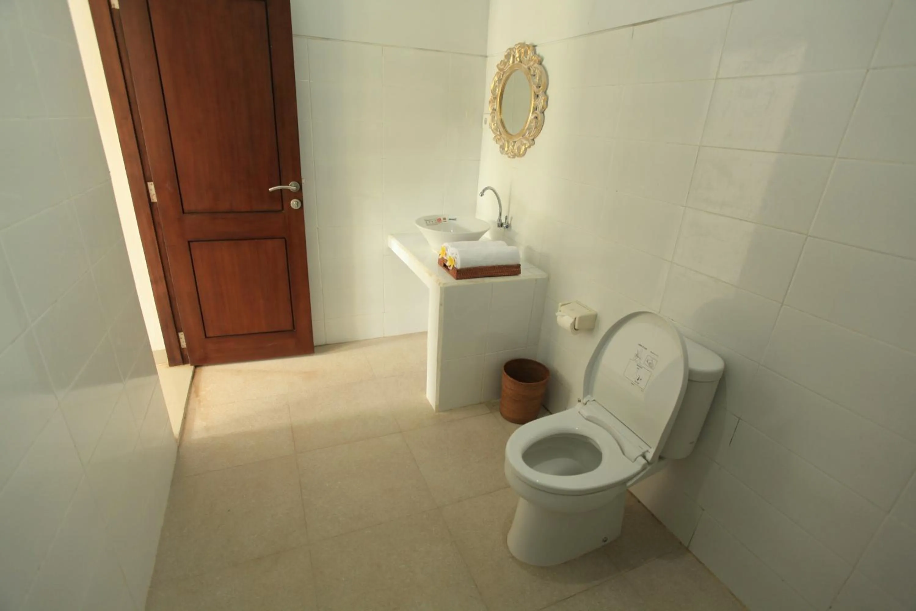 Bathroom in Green Papaya House