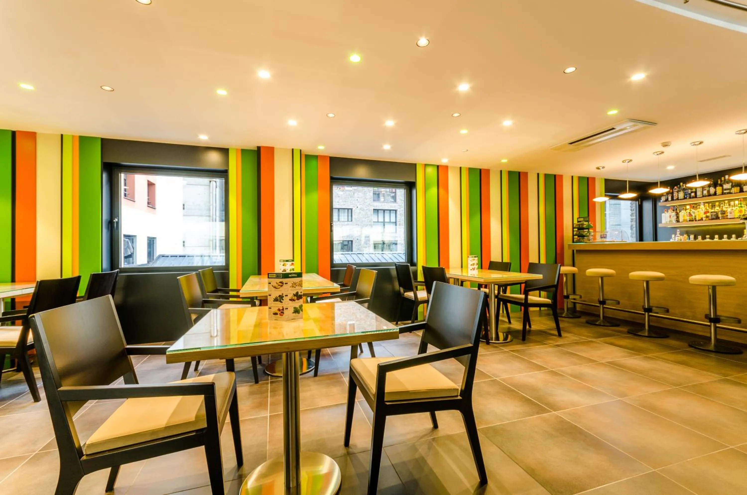 Communal lounge/ TV room in Hotel Metropolis