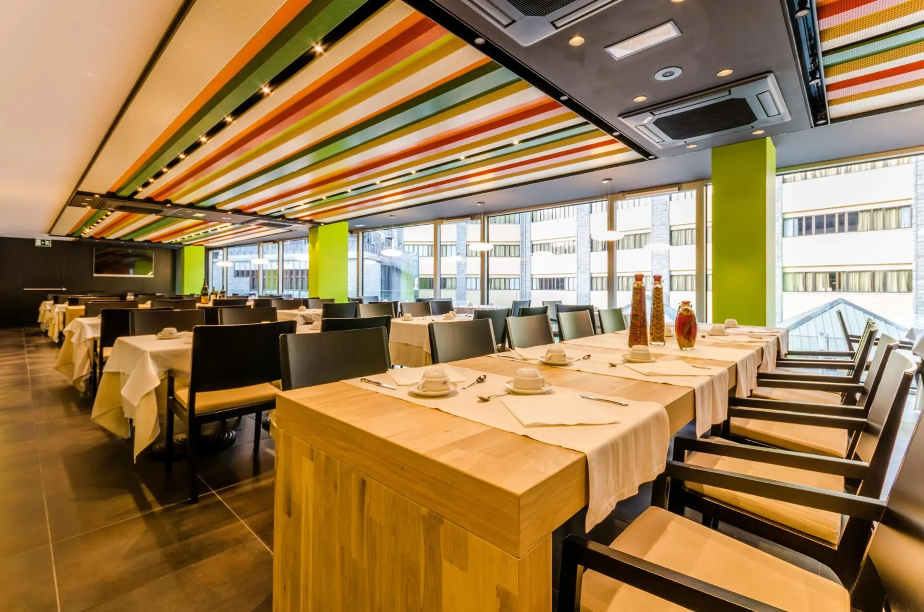 Restaurant/places to eat in Hotel Metropolis Restaurant/places to eat in Hotel Metropolis