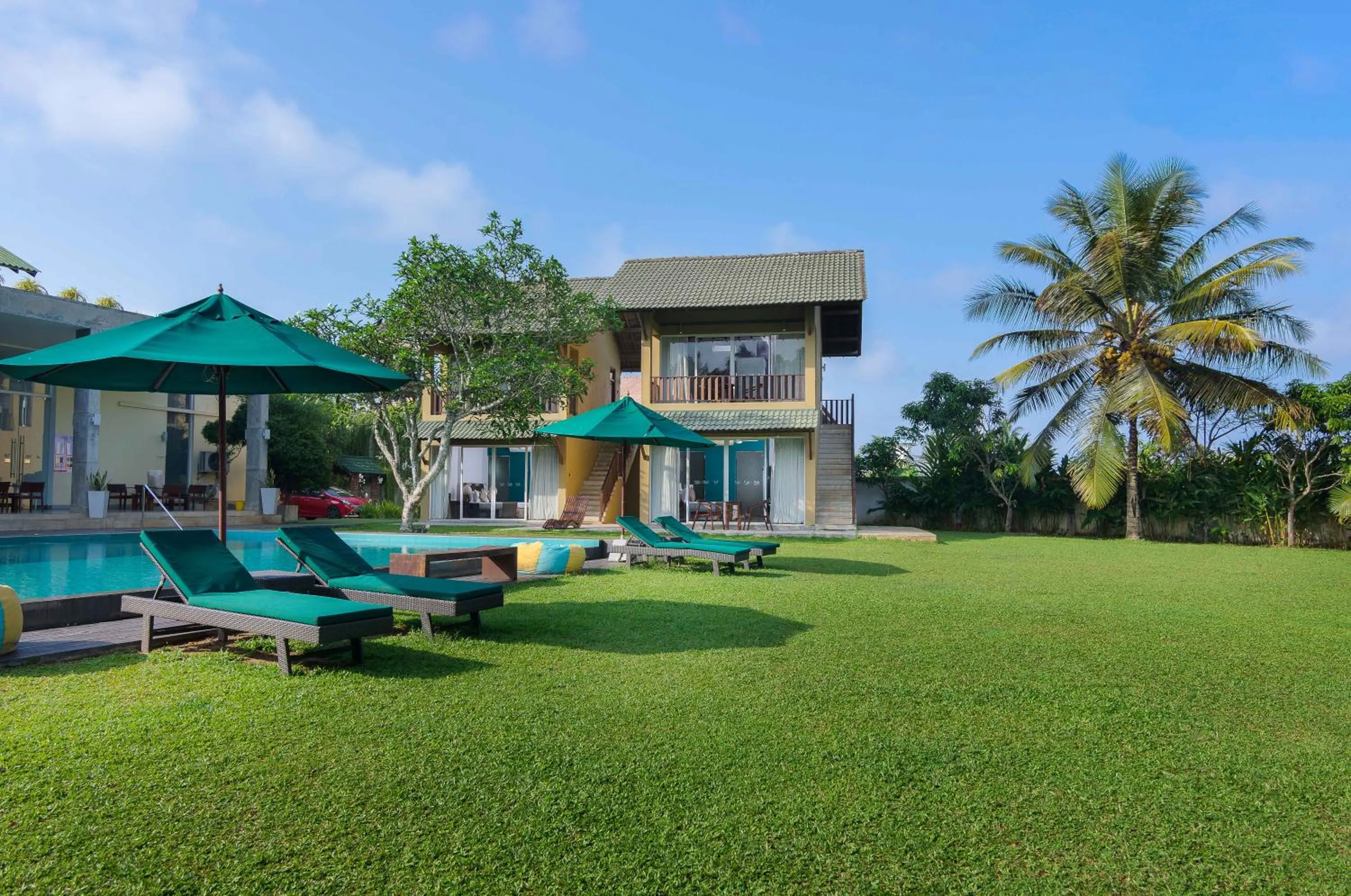 Garden in South Lake Resort Koggala