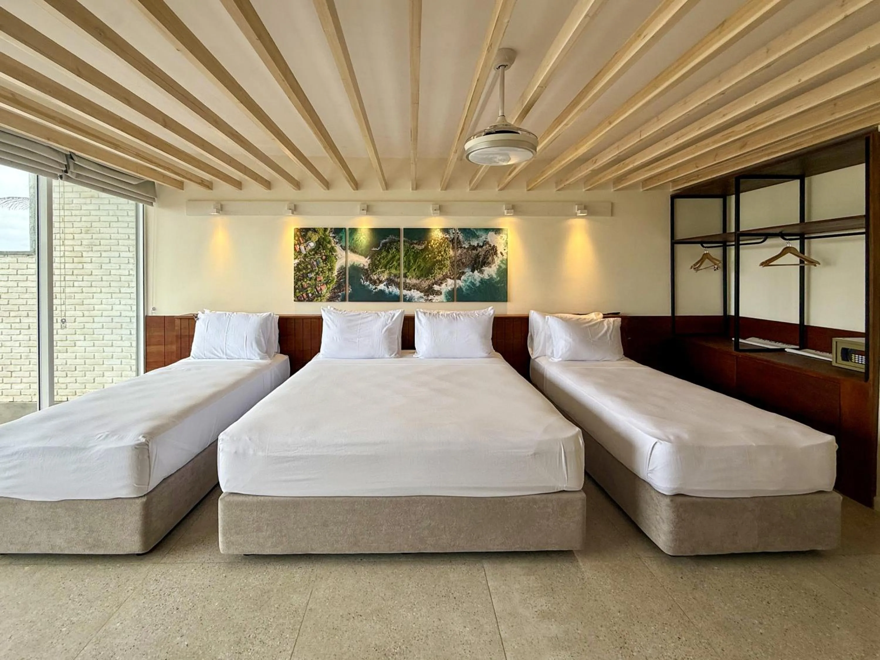 Bed in South Lake Resort Koggala
