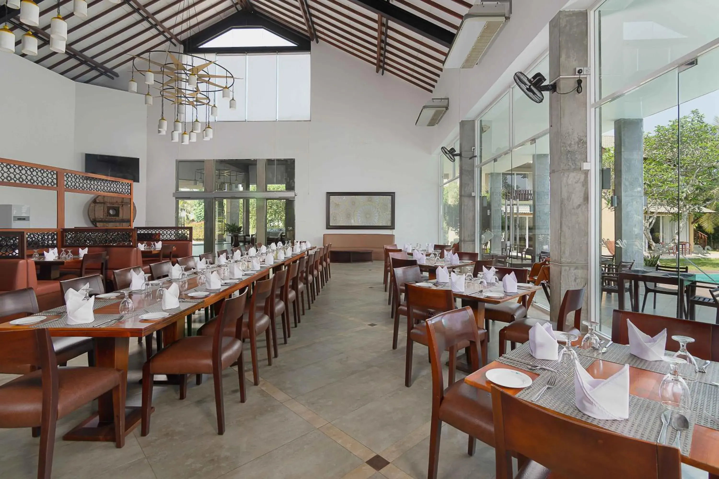Restaurant/places to eat in South Lake Resort Koggala Restaurant/places to eat in South Lake Resort Koggala