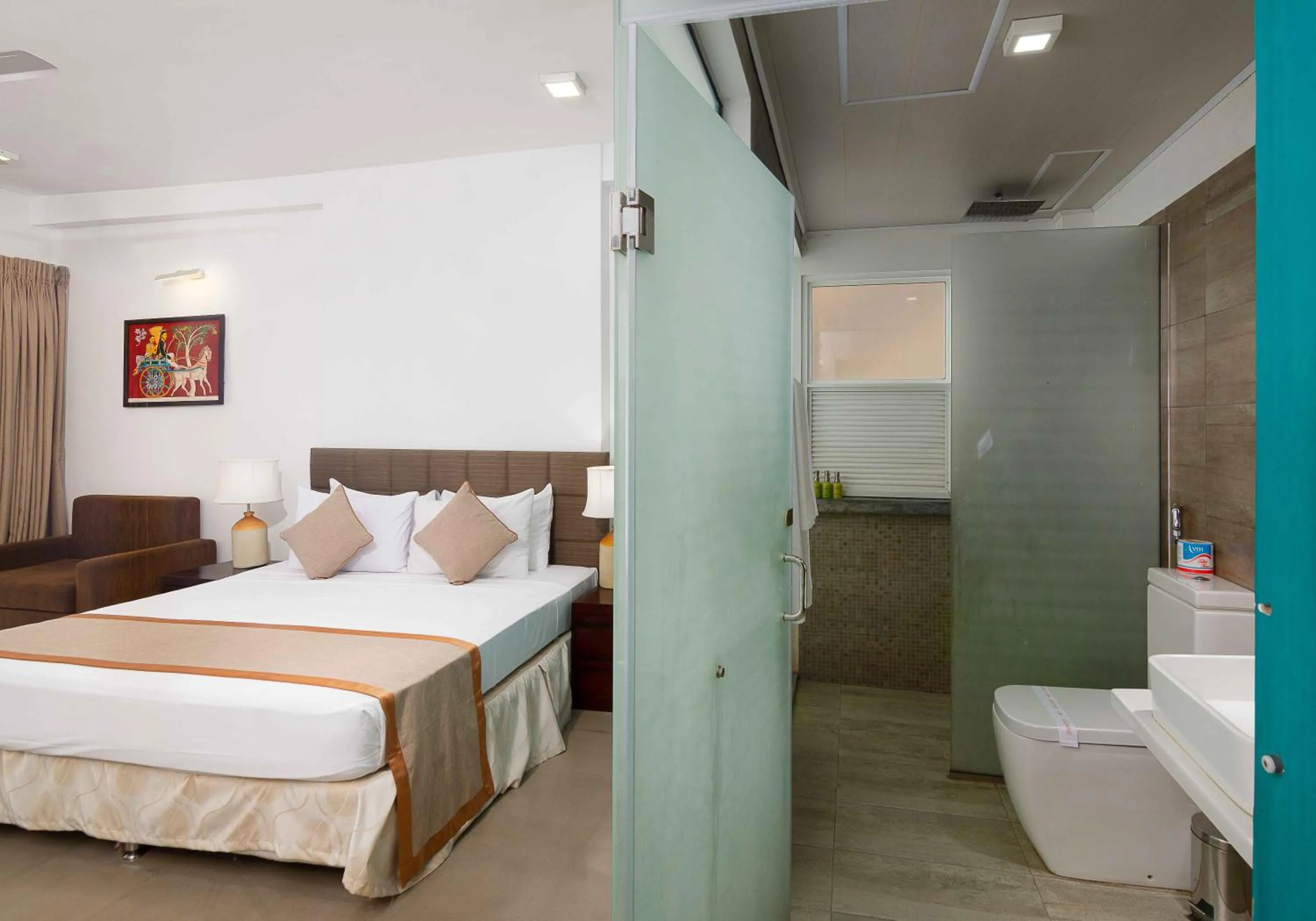 Bed in South Lake Resort Koggala