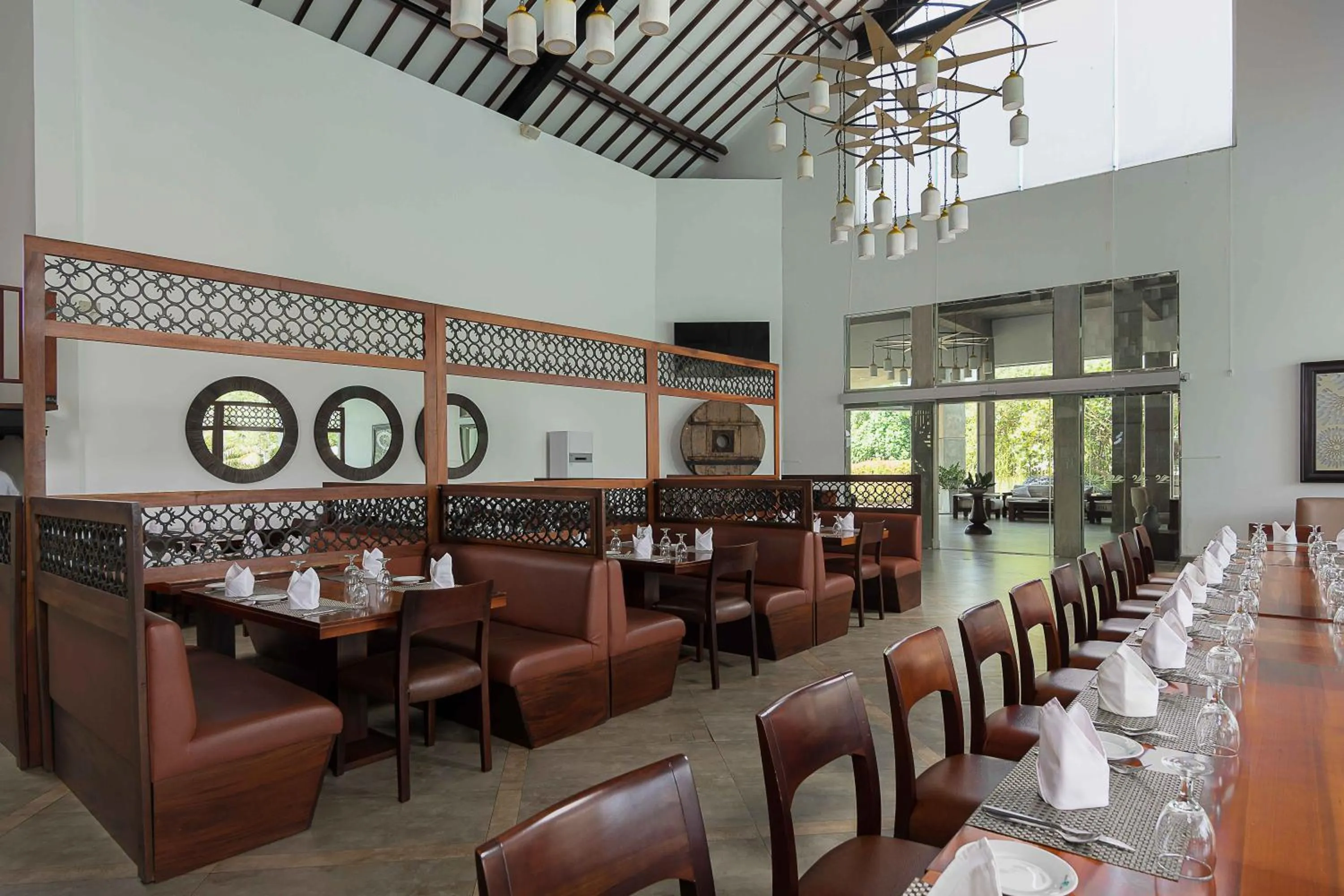 Restaurant/places to eat in South Lake Resort Koggala