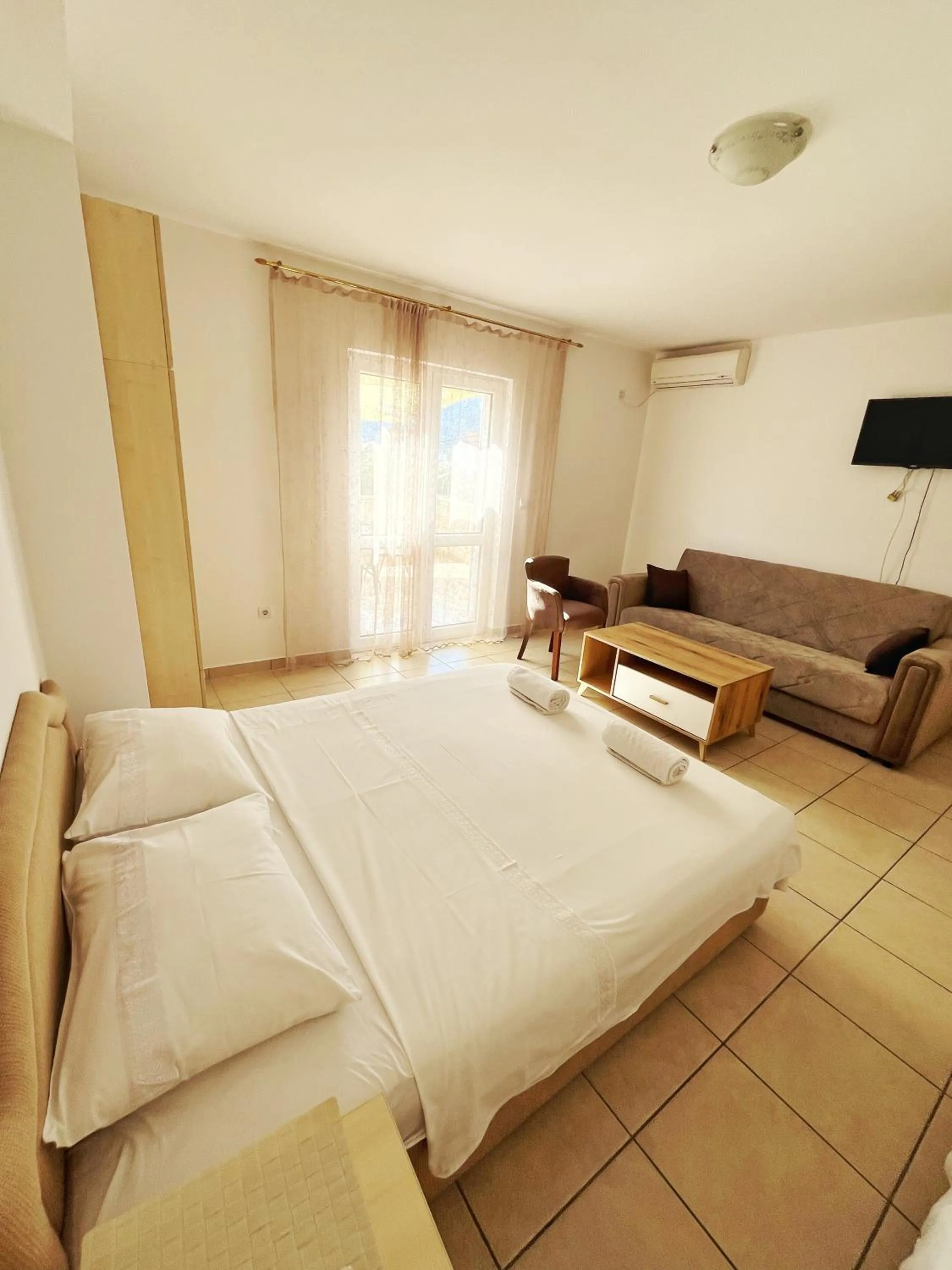 Bed in Apartments Dosljak
