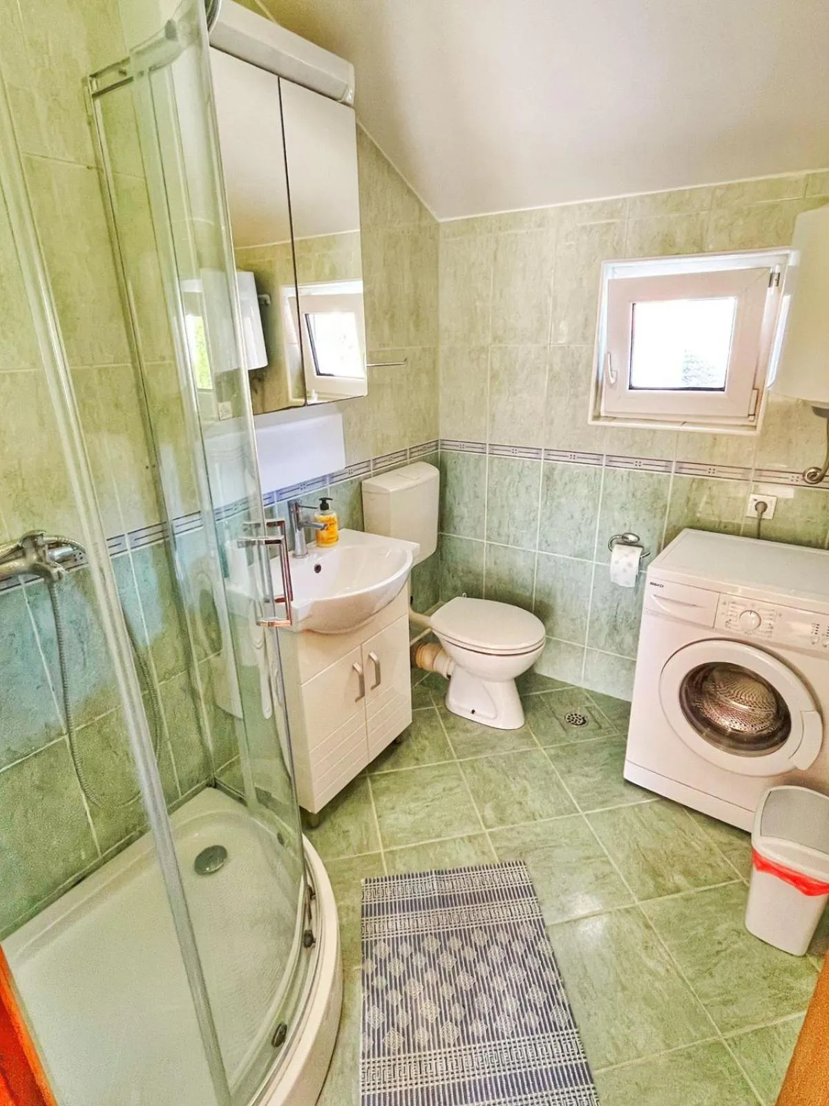 Shower in Apartments Dosljak
