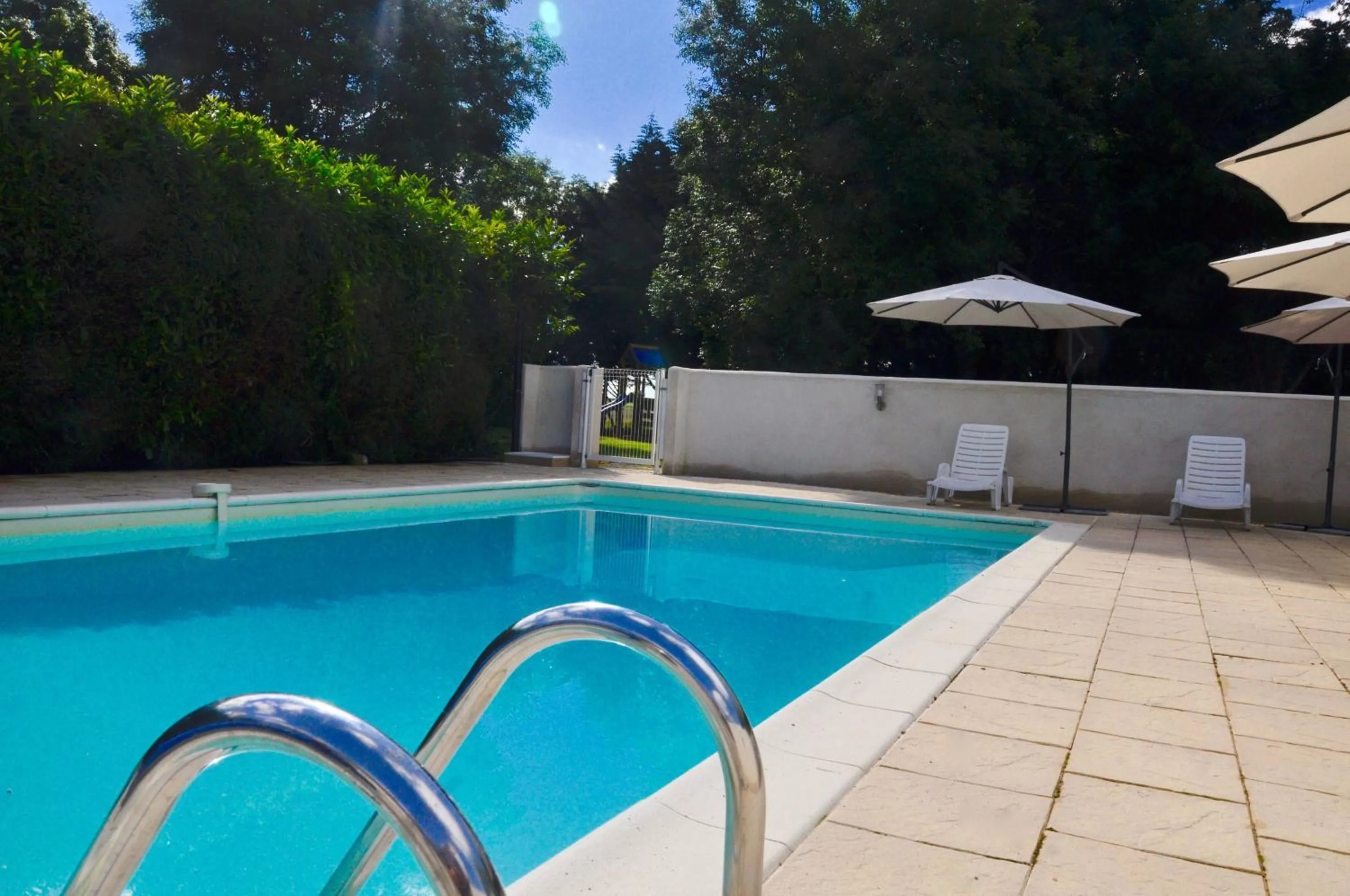 Property building in Chez Fins Bois