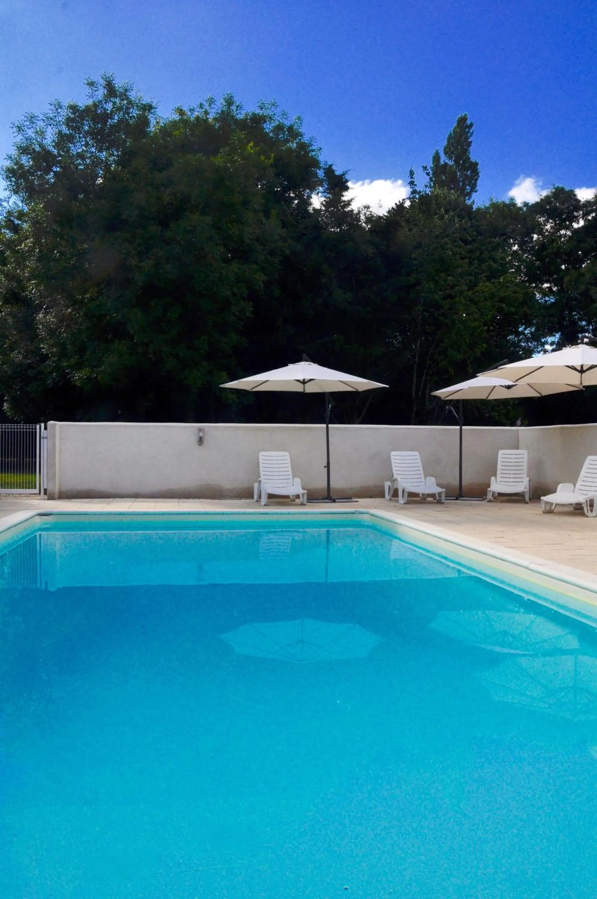 Property building in Chez Fins Bois