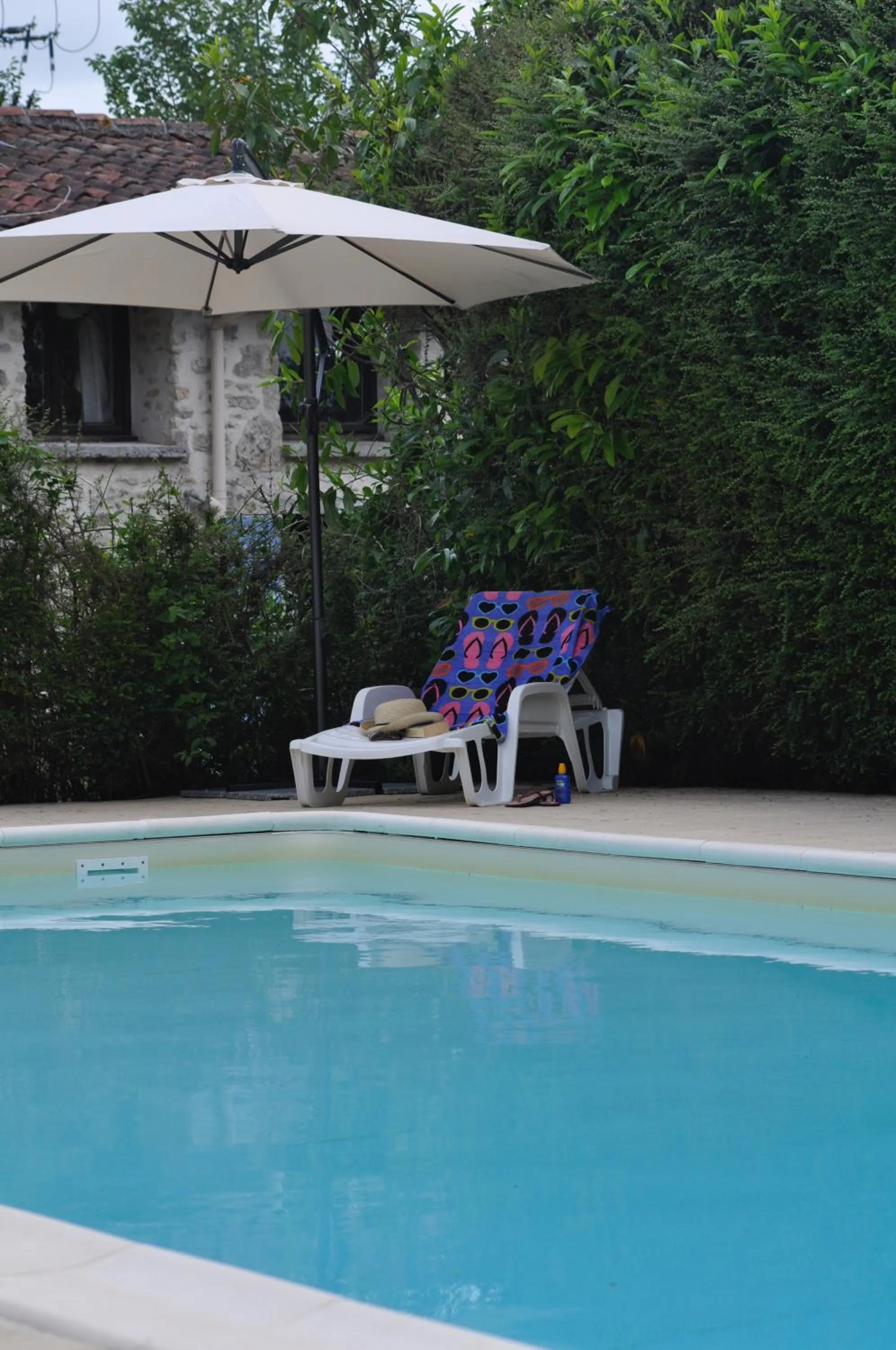 Swimming pool in Chez Fins Bois